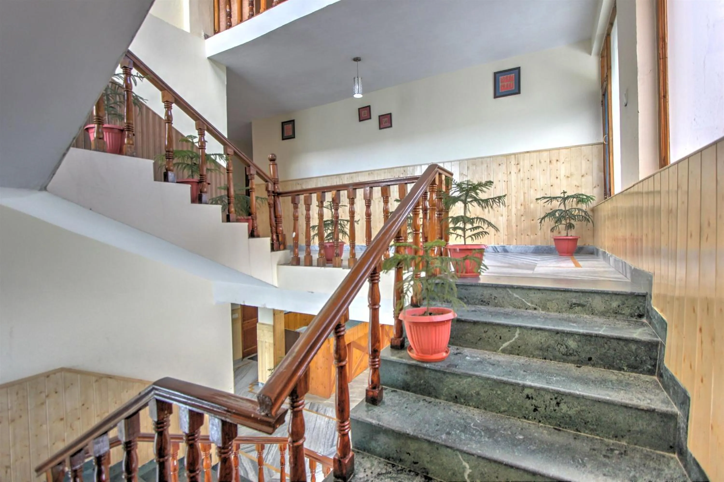 Lobby or reception in Hotel Mountain face by Snow City Hotels