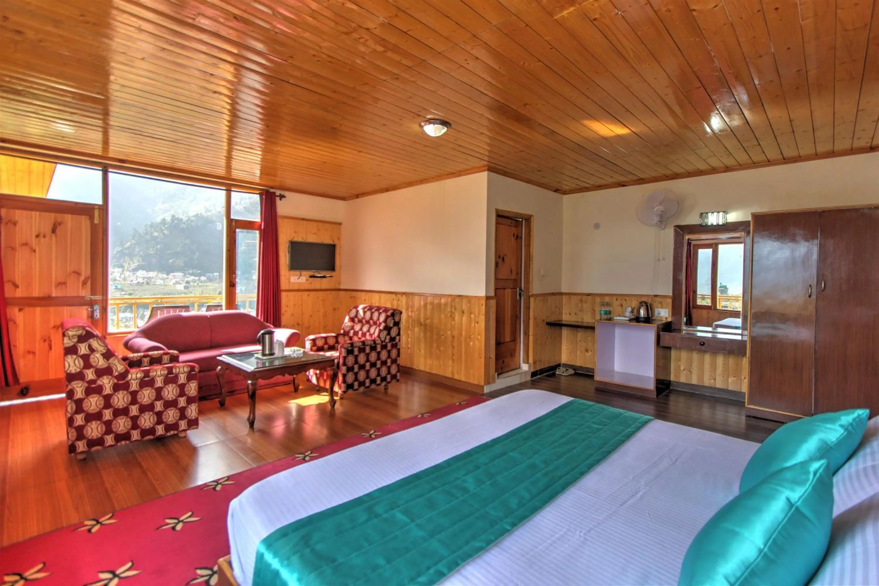 Bedroom, Bed in Hotel Mountain face by Snow City Hotels