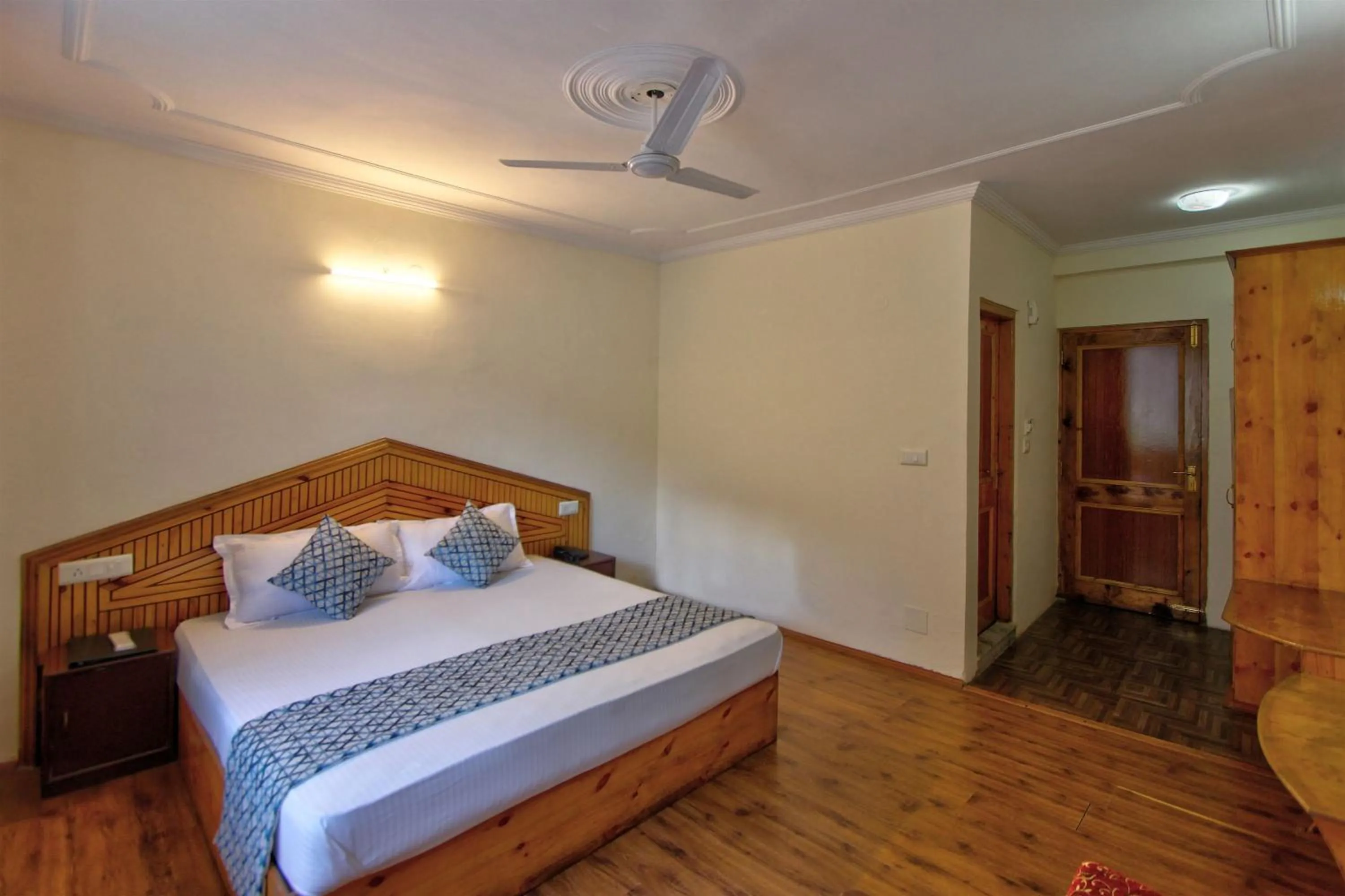 Bedroom, Bed in Hotel Mountain face by Snow City Hotels