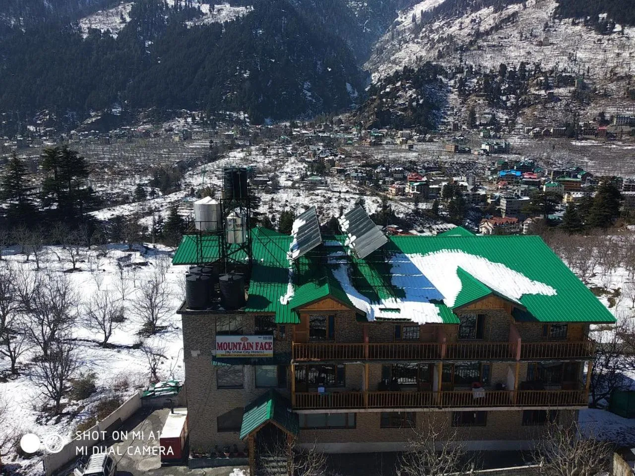 Property building in Hotel Mountain face by Snow City Hotels