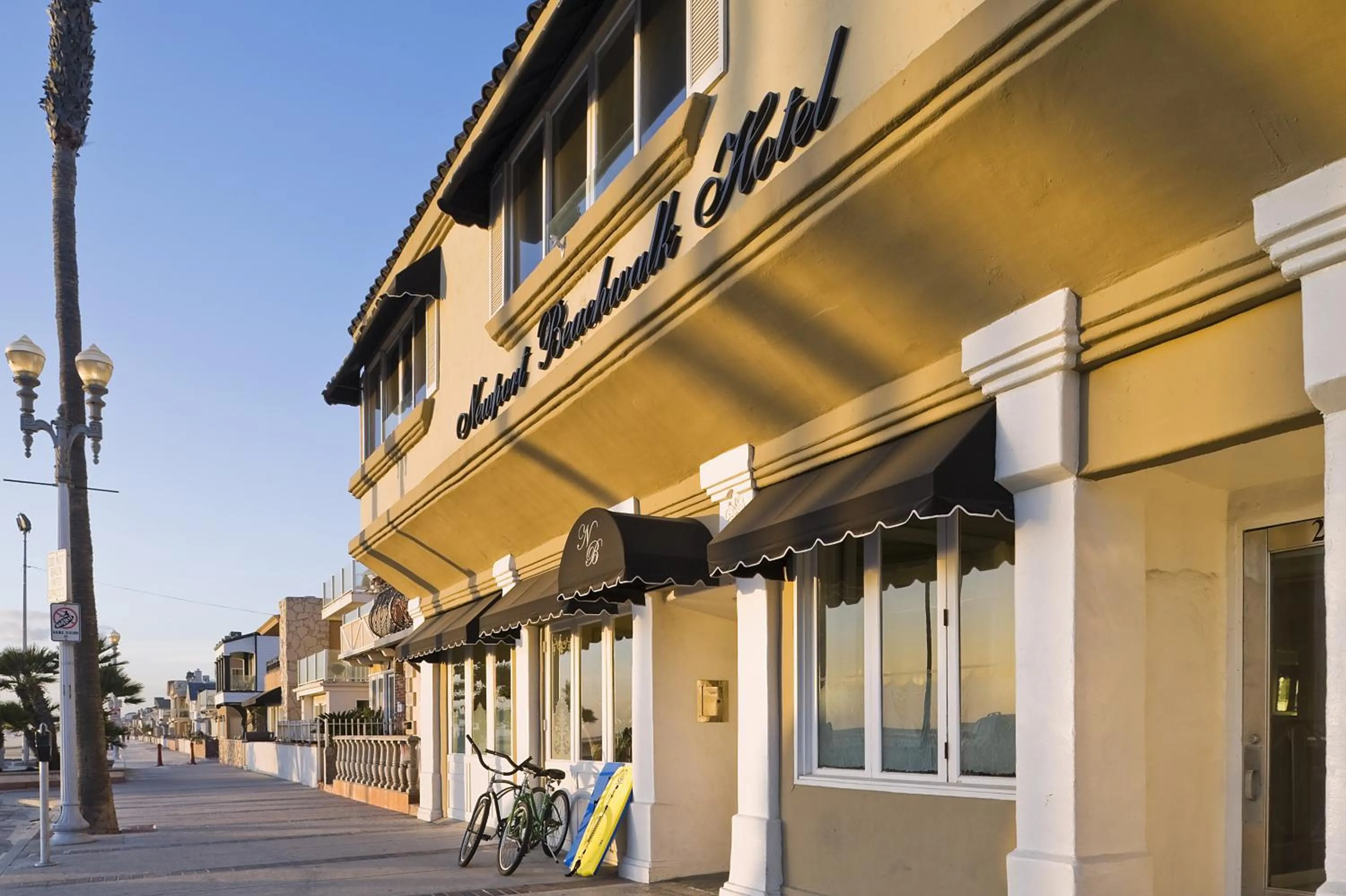Facade/entrance in Newport Beach Hotel
