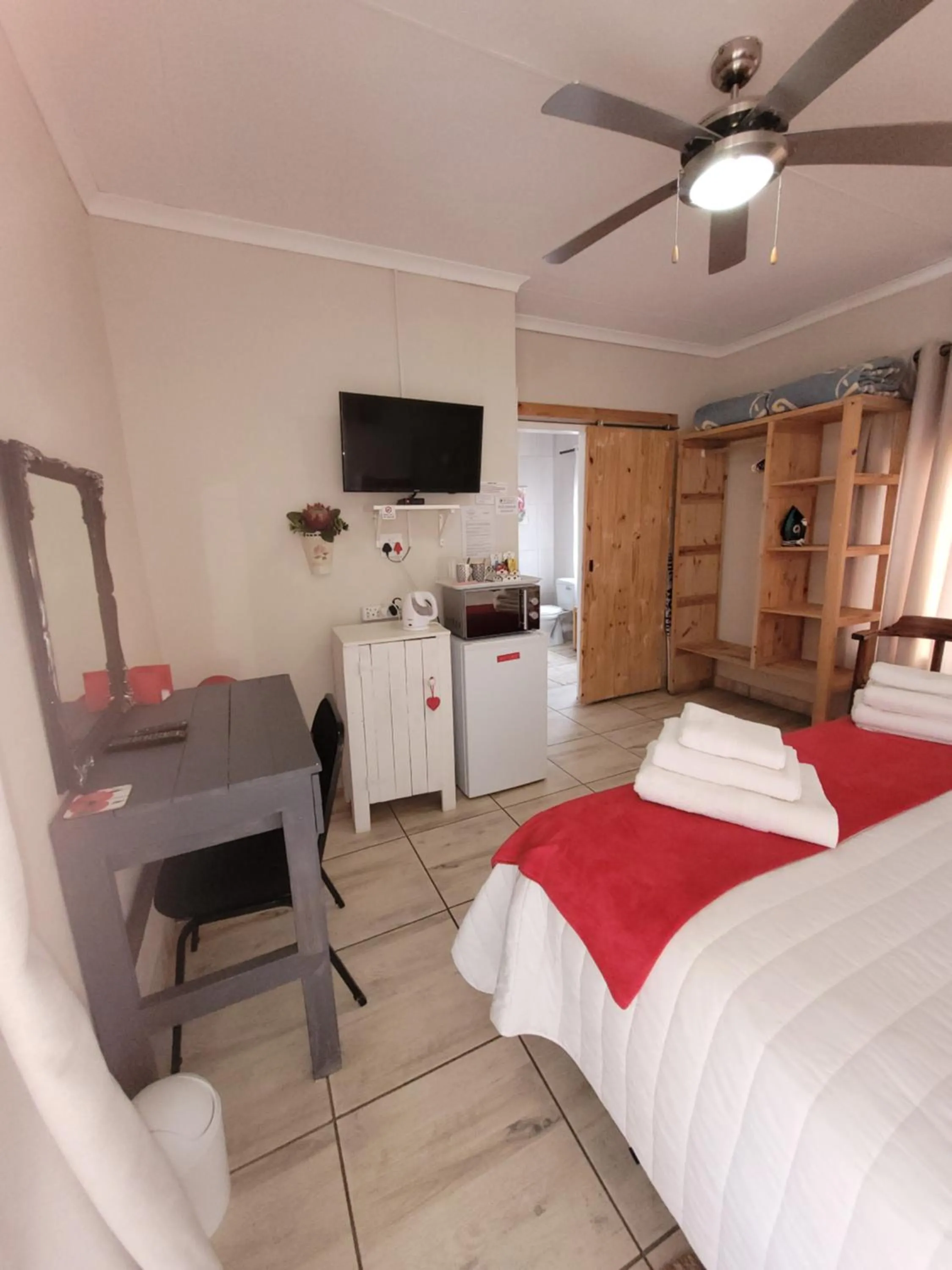 Queen Room - single occupancy in De Heide Guesthouse