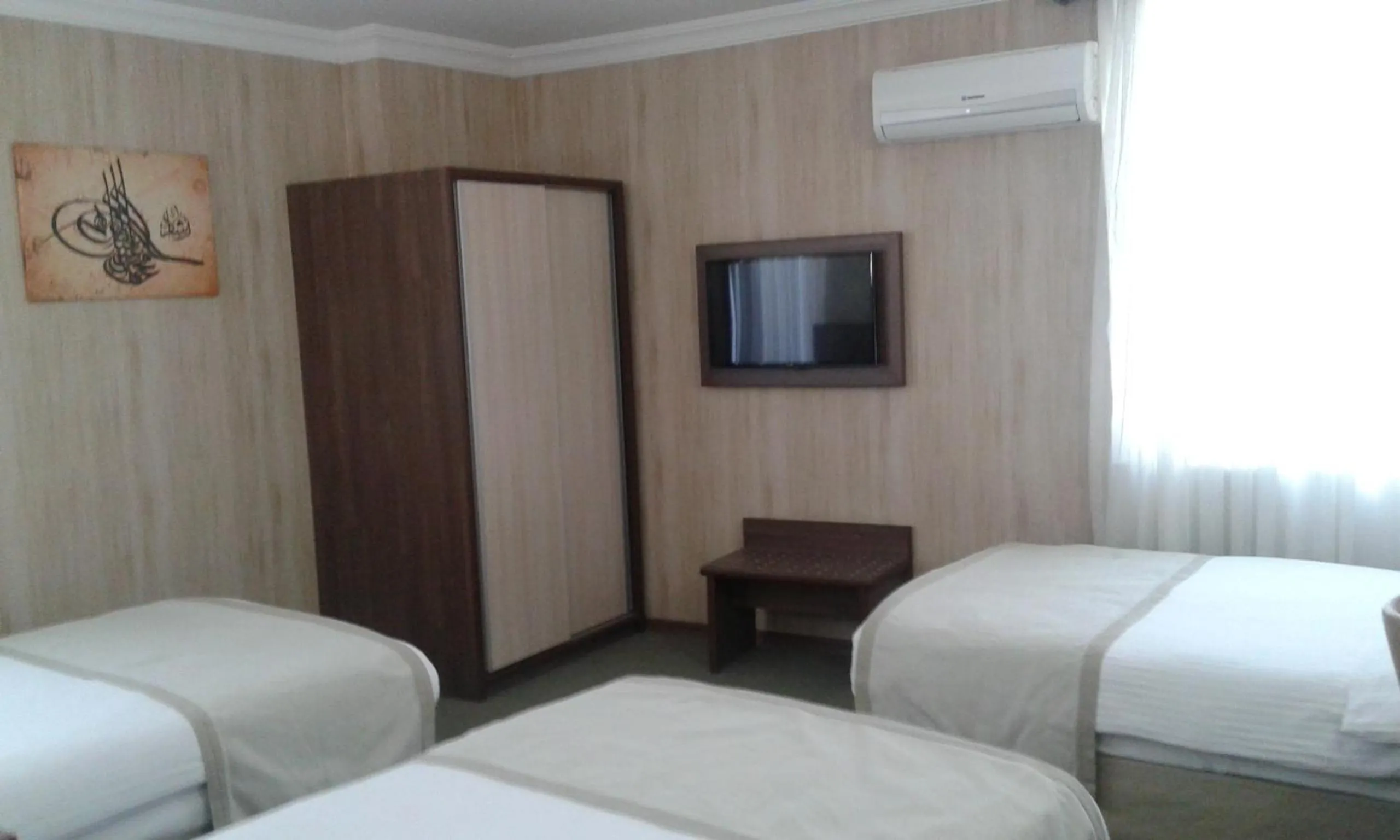 Photo of the whole room, Bed in Hosta Otel