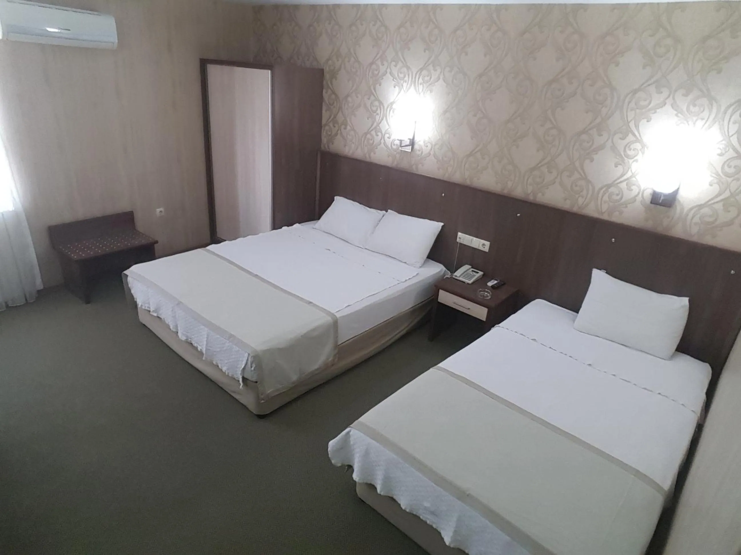 Photo of the whole room, Bed in Hosta Otel