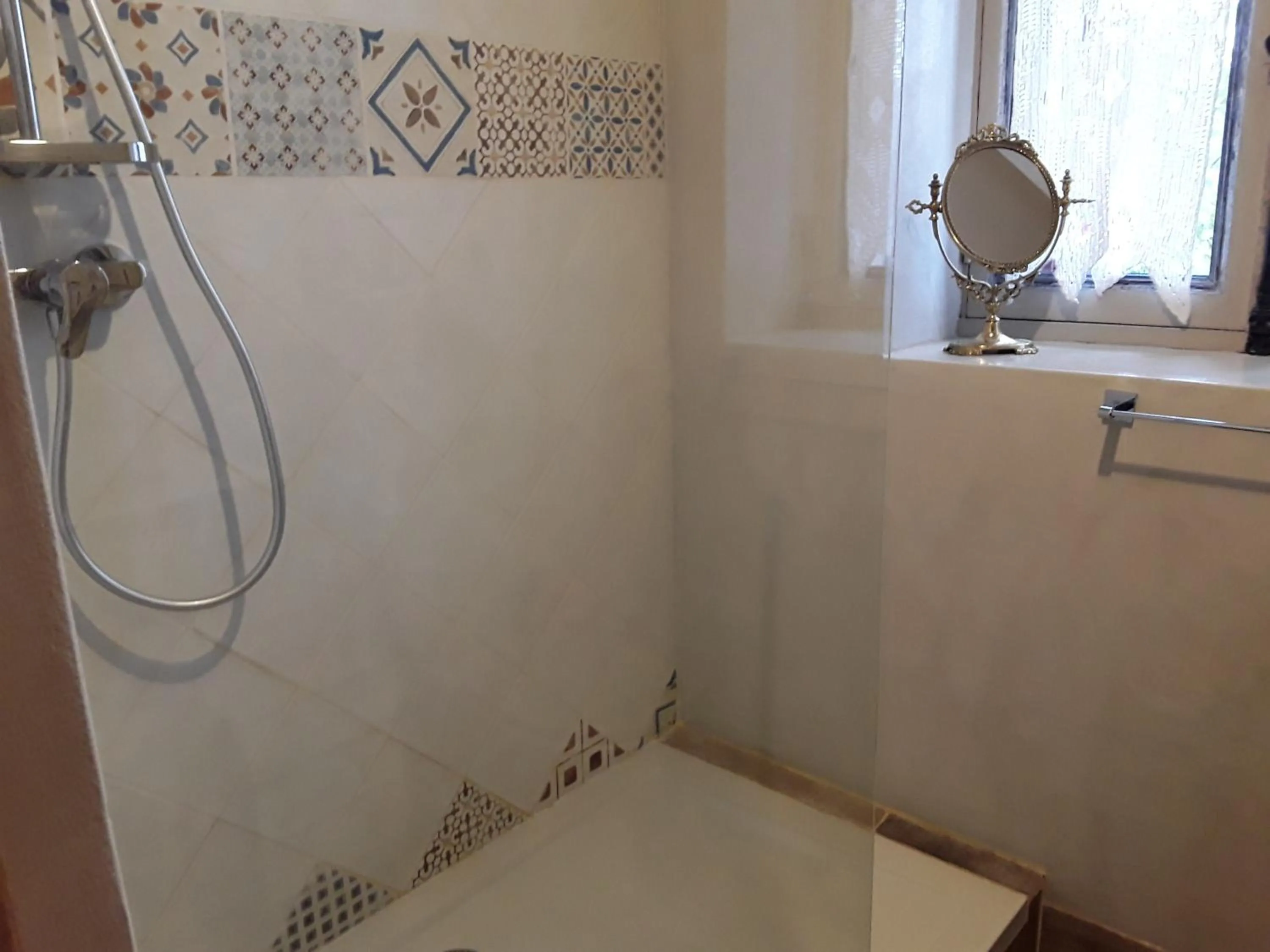 Shower in La mare aux canards