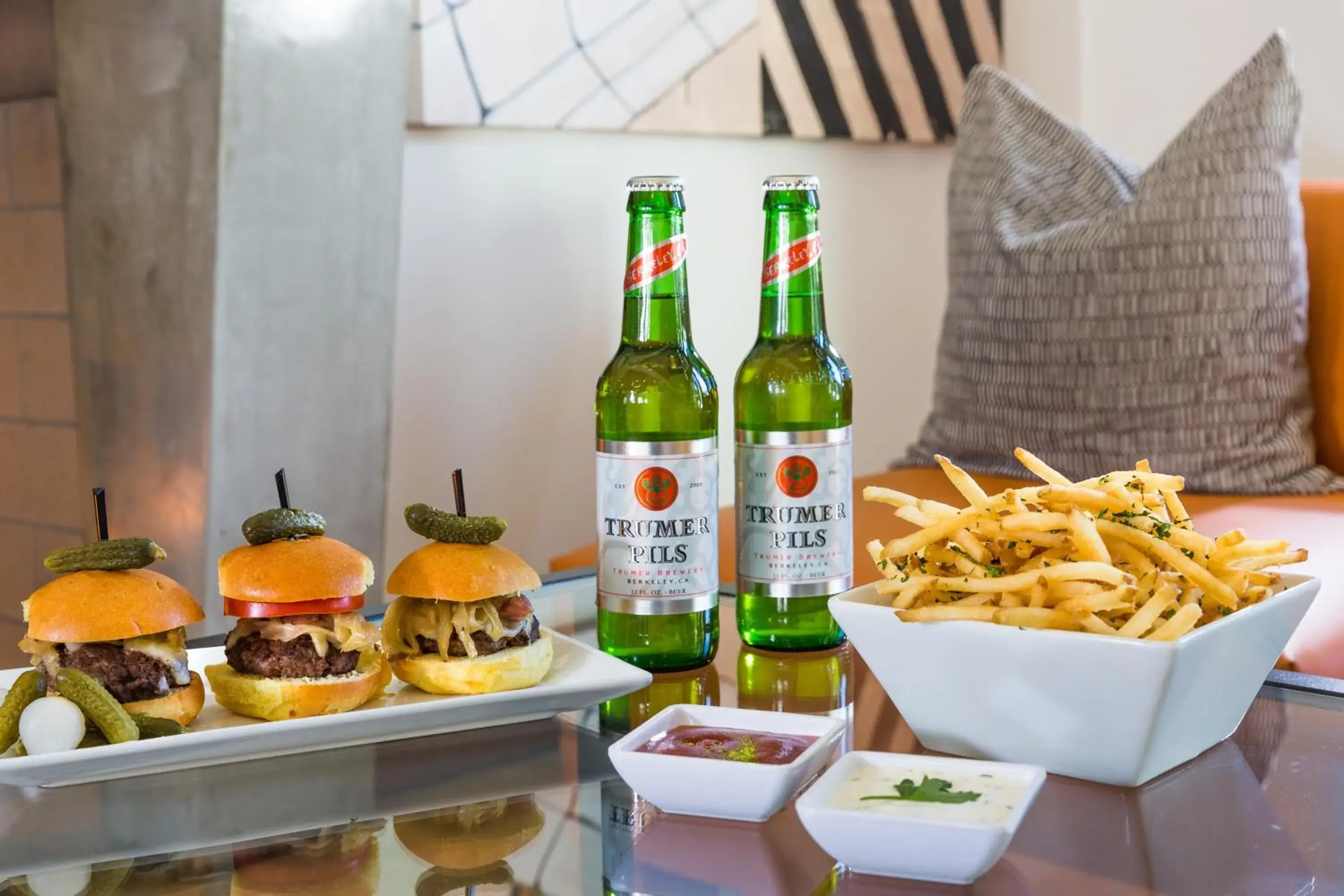 Restaurant/places to eat in Hotel Casa 425 + Lounge, A Four Sisters Inn Restaurant/places to eat in Hotel Casa 425 + Lounge, A Four Sisters Inn