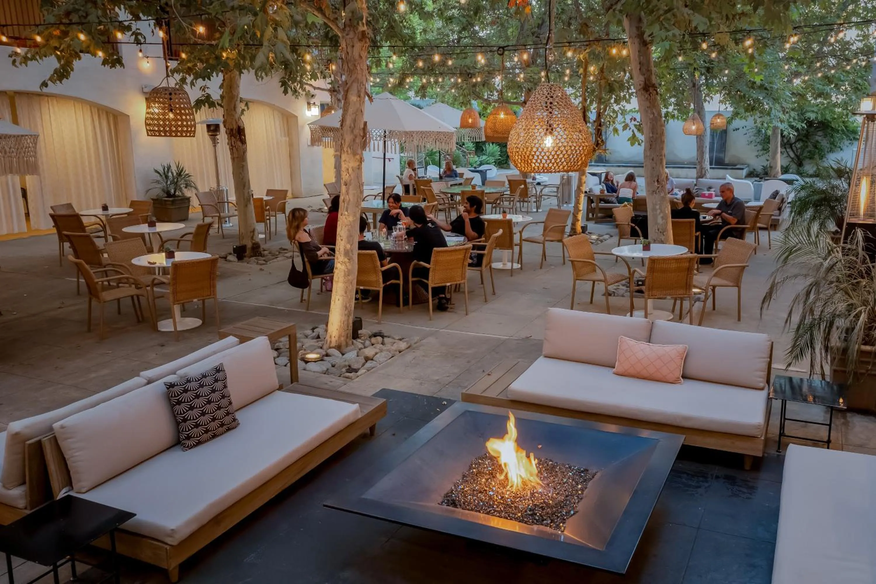 Restaurant/places to eat in Hotel Casa 425 + Lounge, A Four Sisters Inn