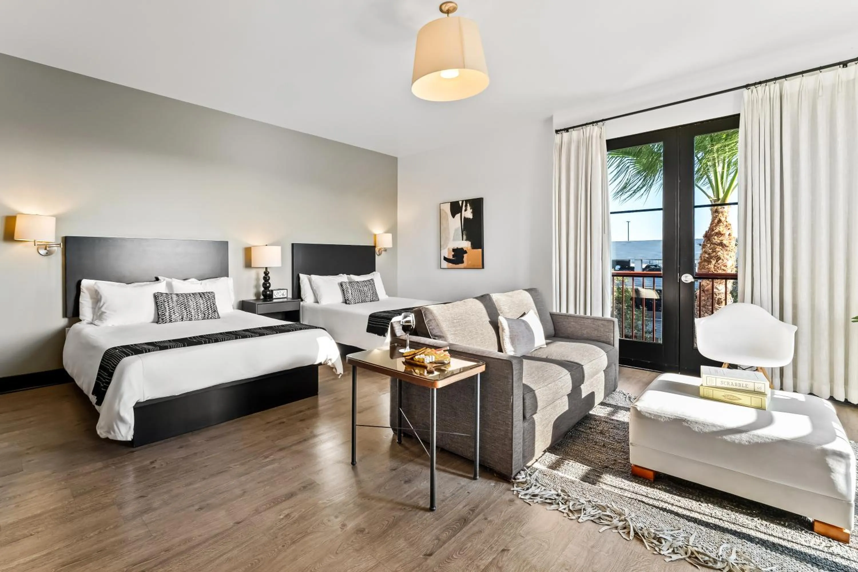 Bed in Hotel Casa 425 + Lounge, A Four Sisters Inn