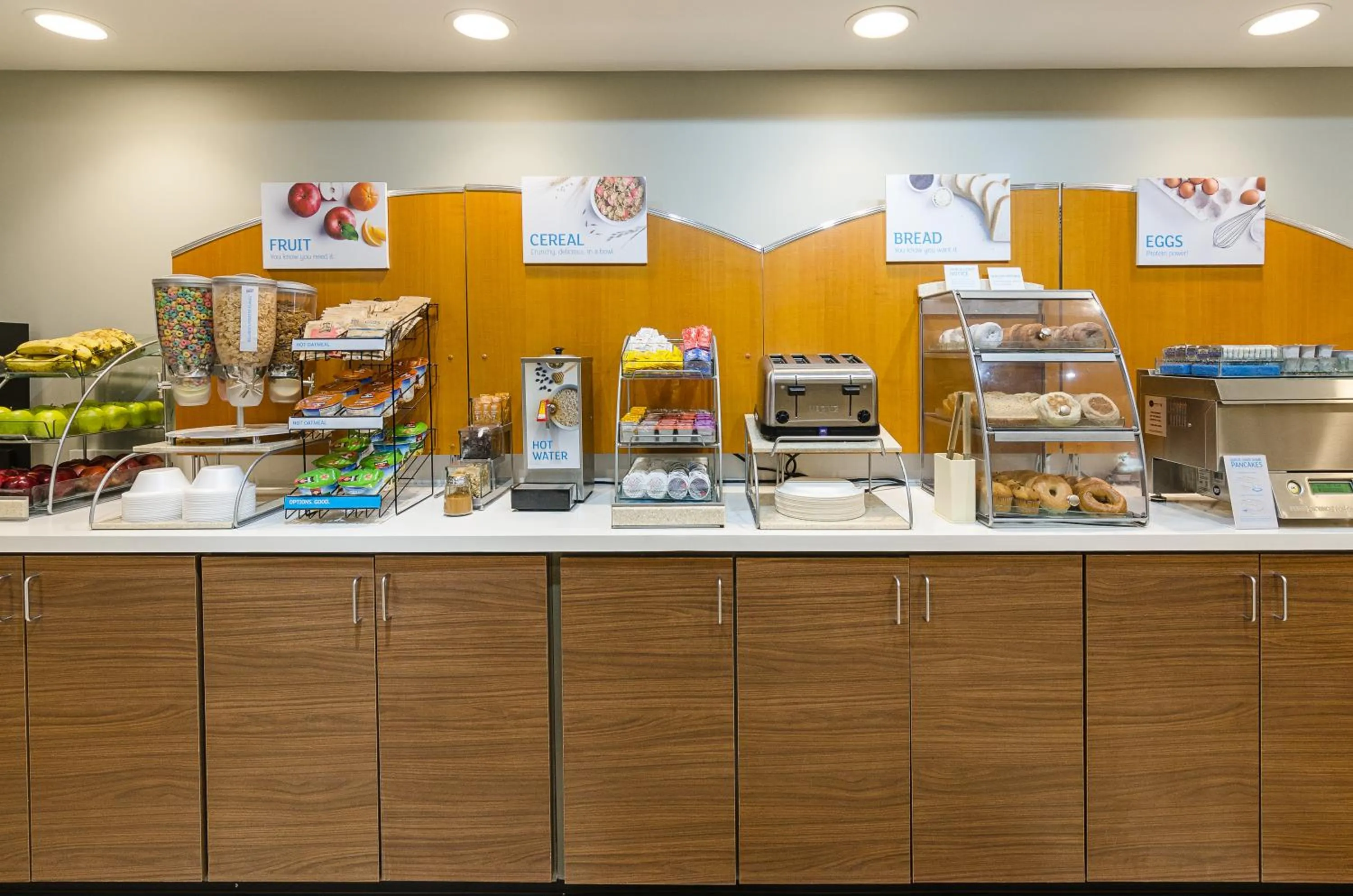 Continental breakfast in Holiday Inn Express Lexington by IHG