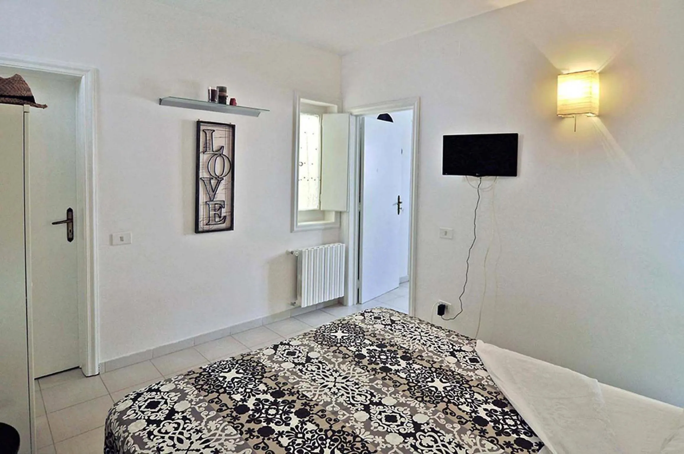 Photo of the whole room, Bed in A Casa di Anna