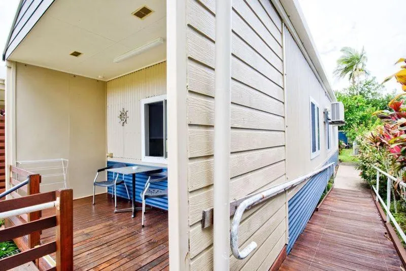 Property building in Kurrimine Beach Holiday Park