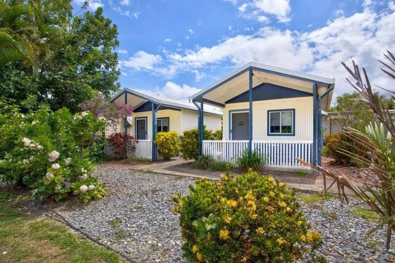 Property building in Kurrimine Beach Holiday Park