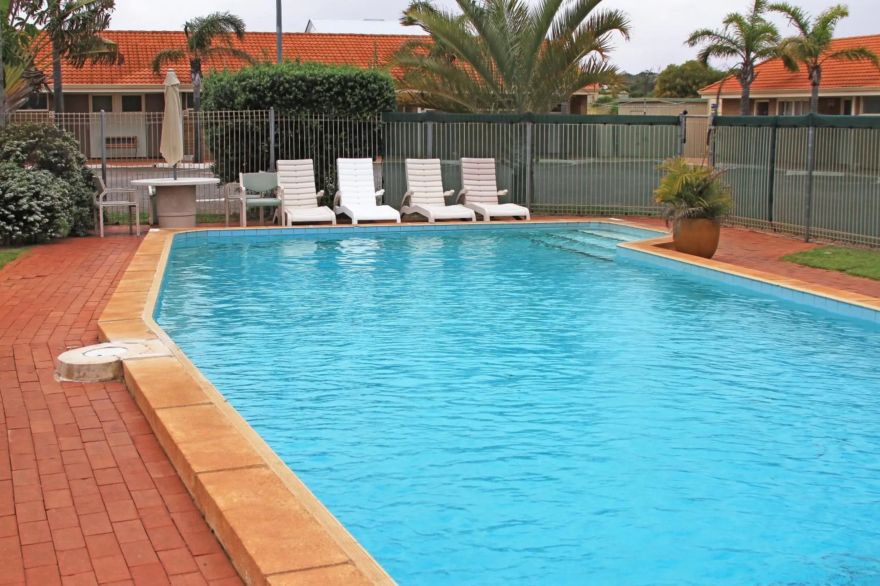 Swimming pool in Hospitality Geraldton SureStay Collection by Best Western Swimming pool in Hospitality Geraldton SureStay Collection by Best Western