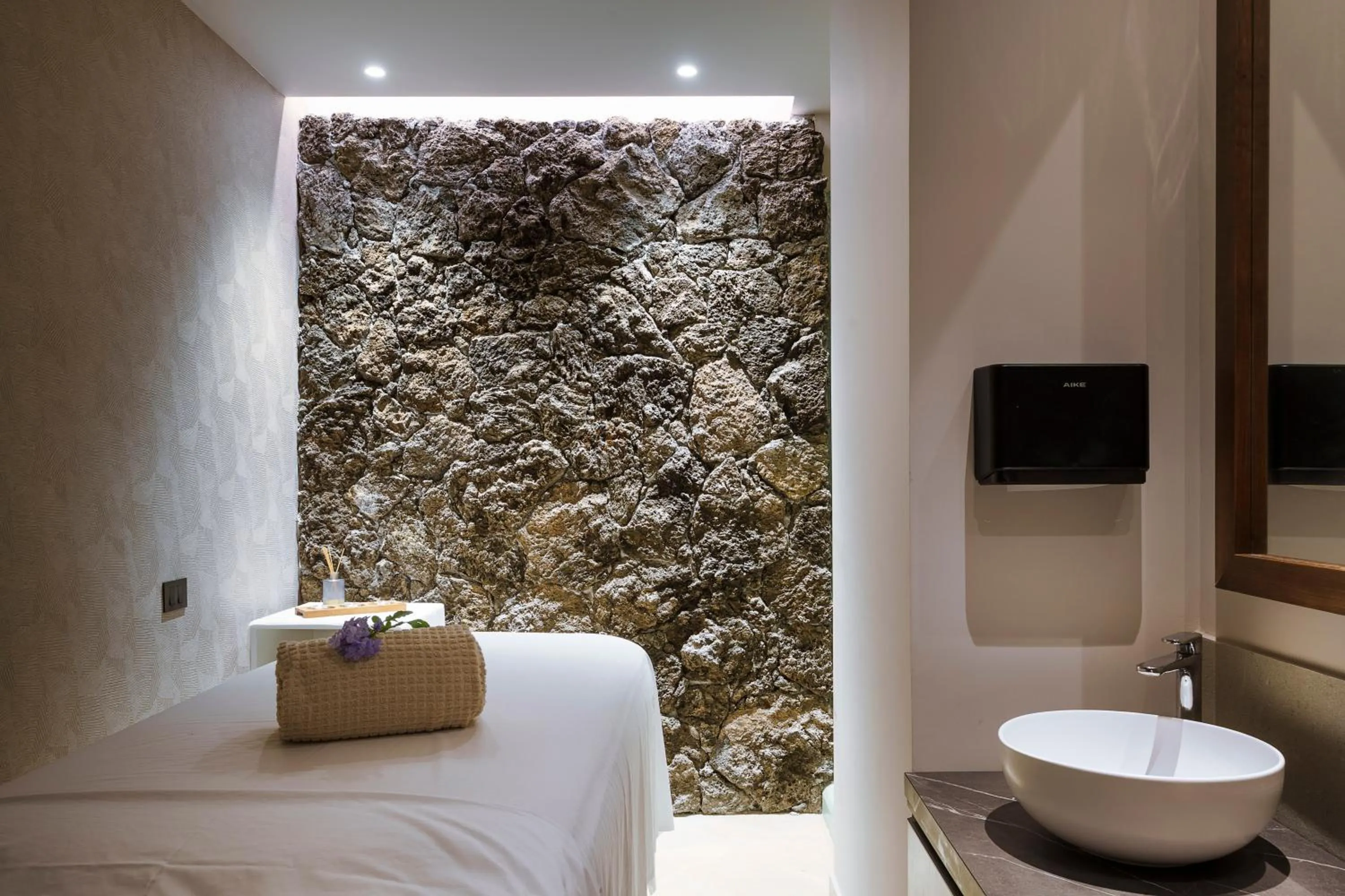 Massage, Bed in Picciolo Etna Golf Resort & Spa, Curio Collection by Hilton