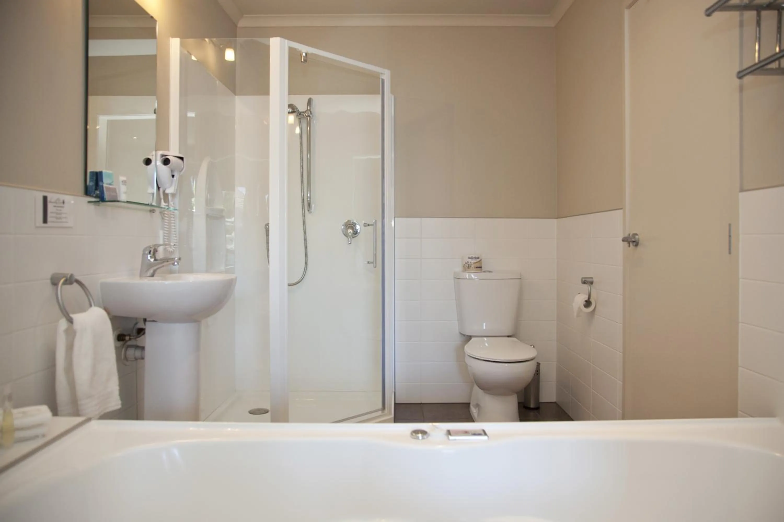 Bathroom in Beechtree Motel