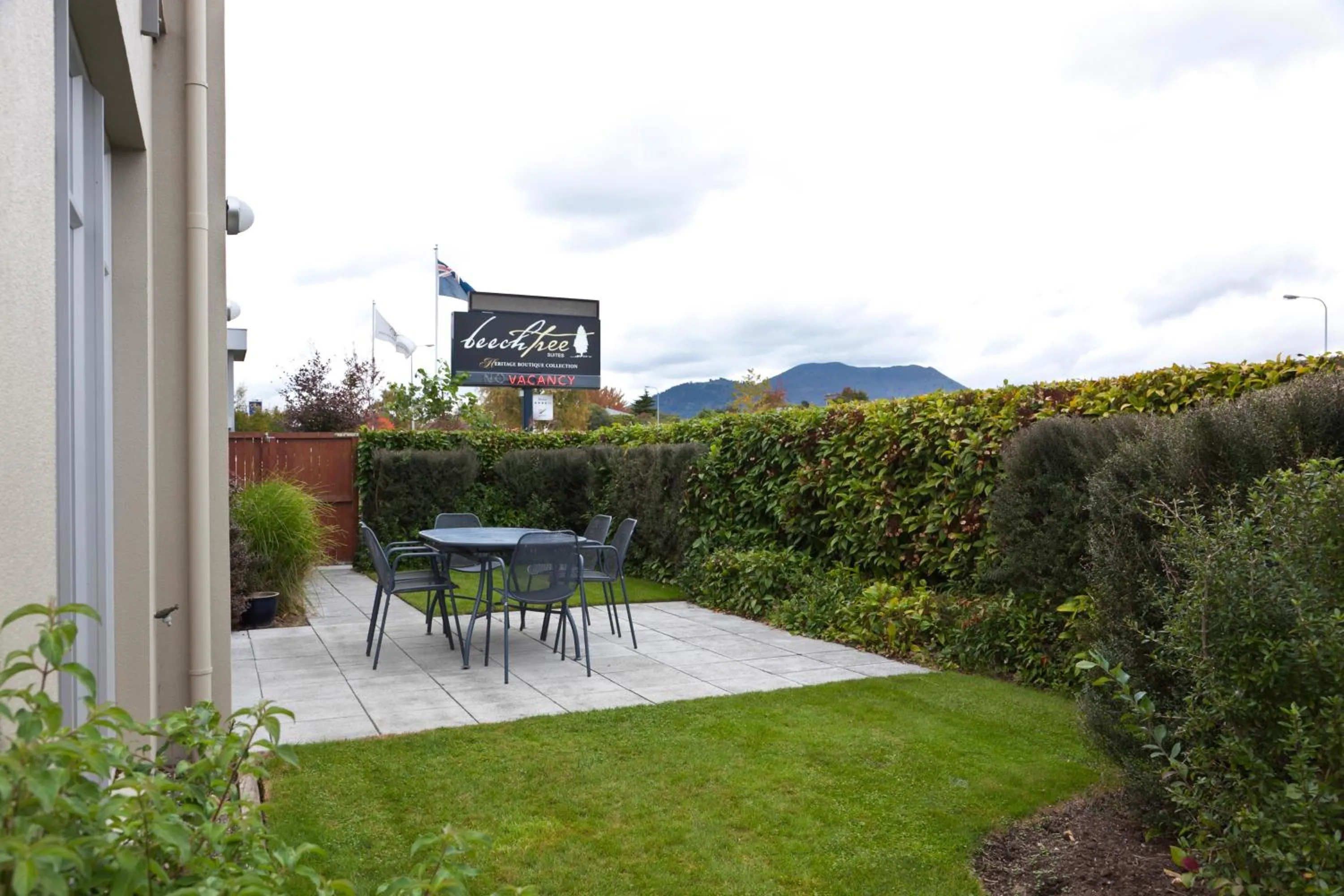 Garden in Beechtree Motel