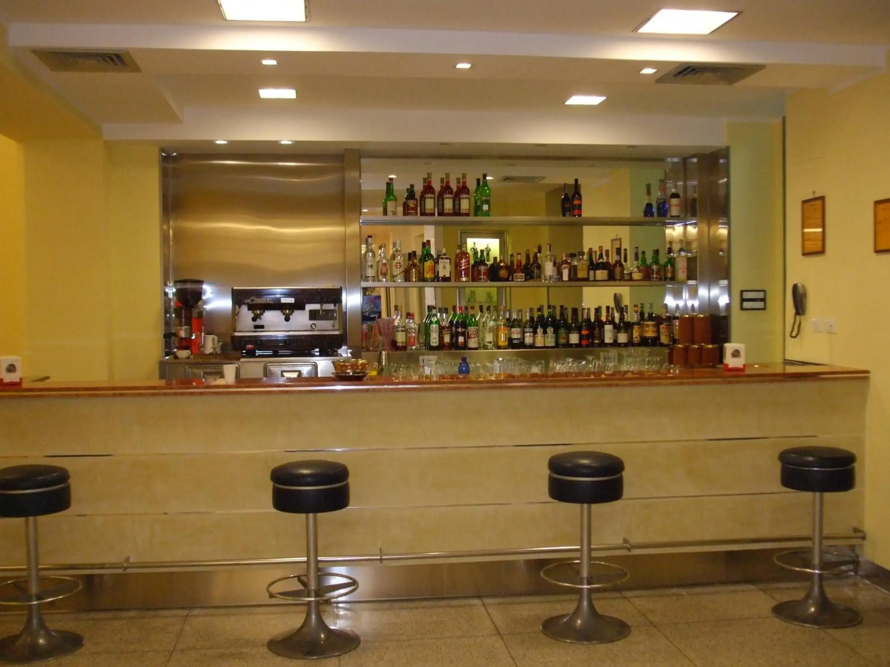 Lounge or bar in Hotel Mediterraneo Lounge or bar in Hotel Mediterraneo