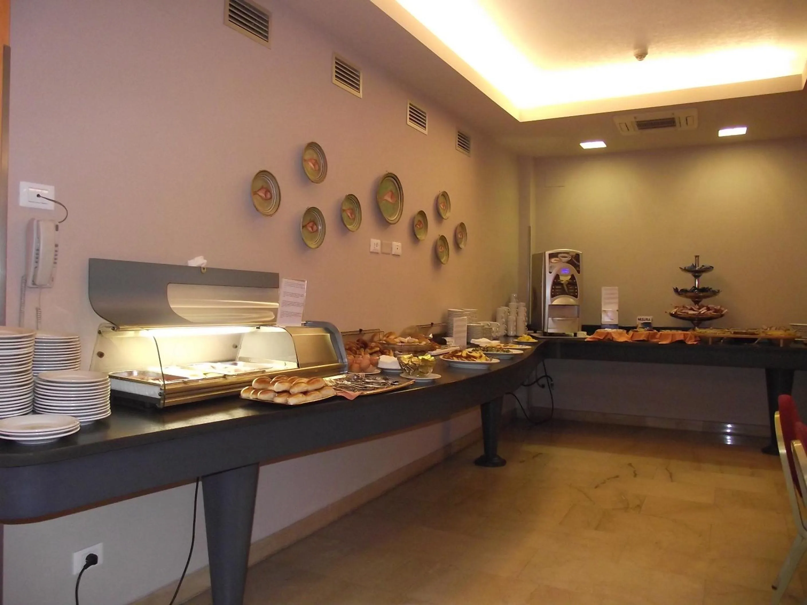 Buffet breakfast in Hotel Mediterraneo