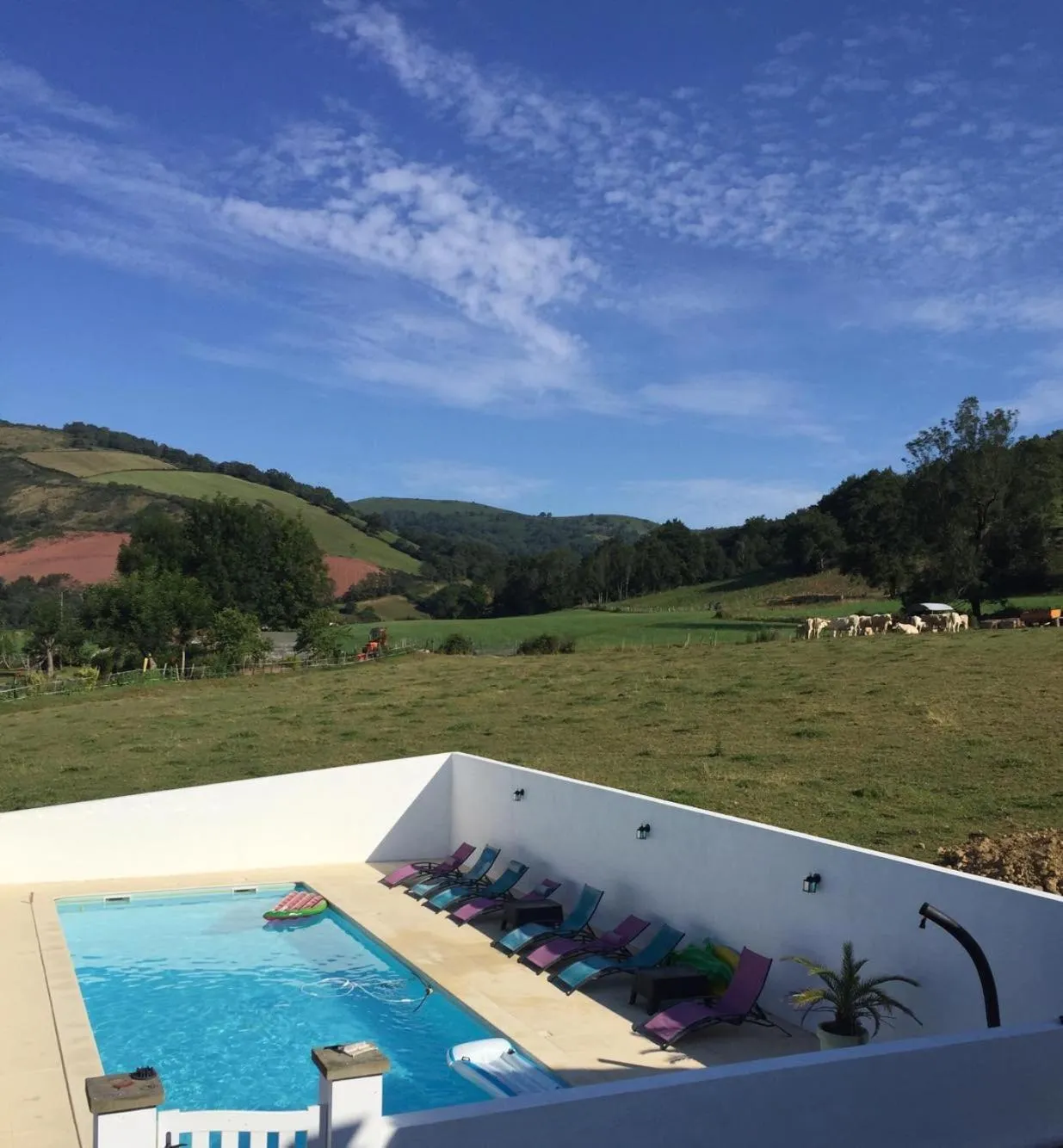 Swimming pool in Maison Zubiatia - 3km Compostelle