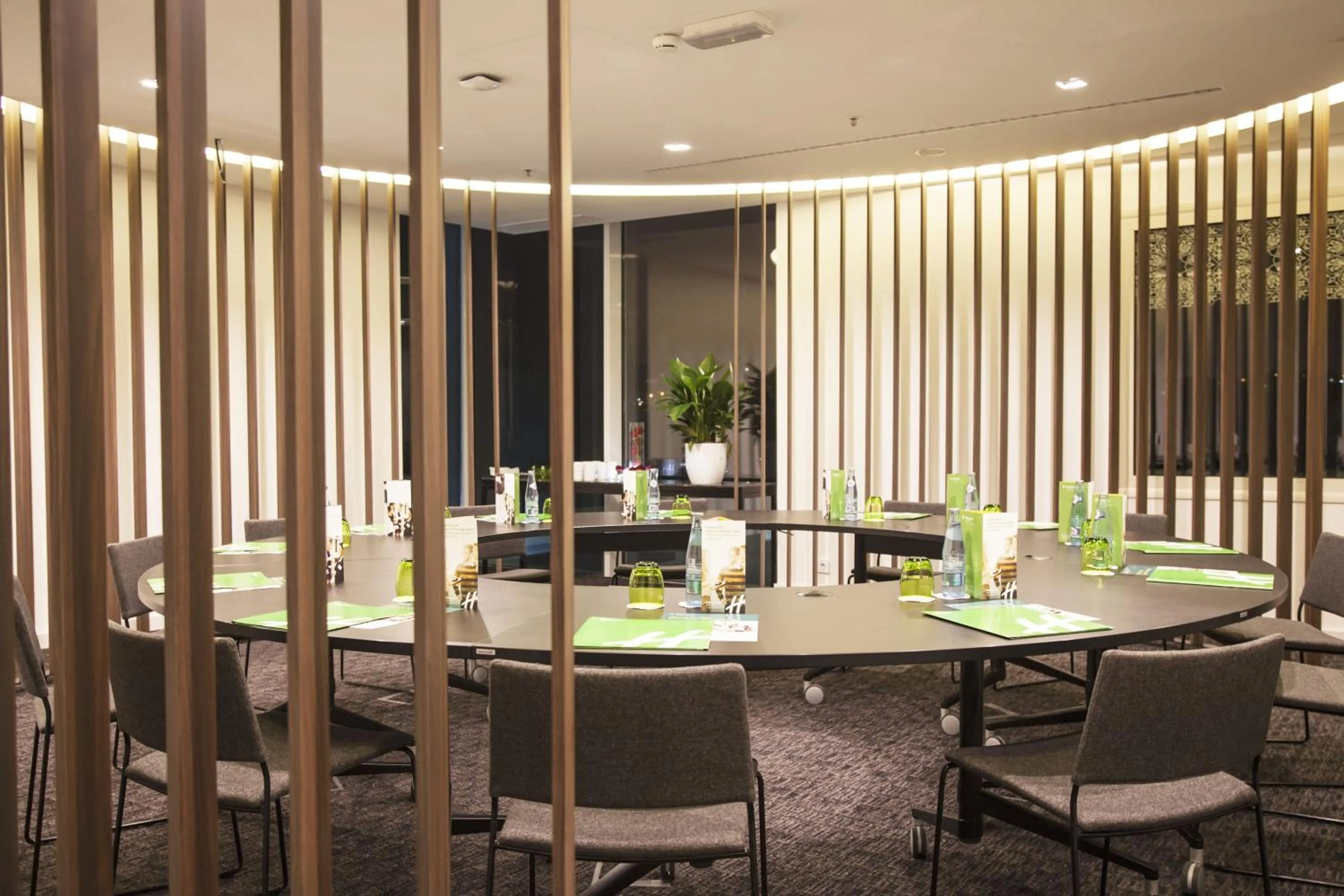 Meeting/conference room in Holiday Inn Algiers - Cheraga Tower by IHG