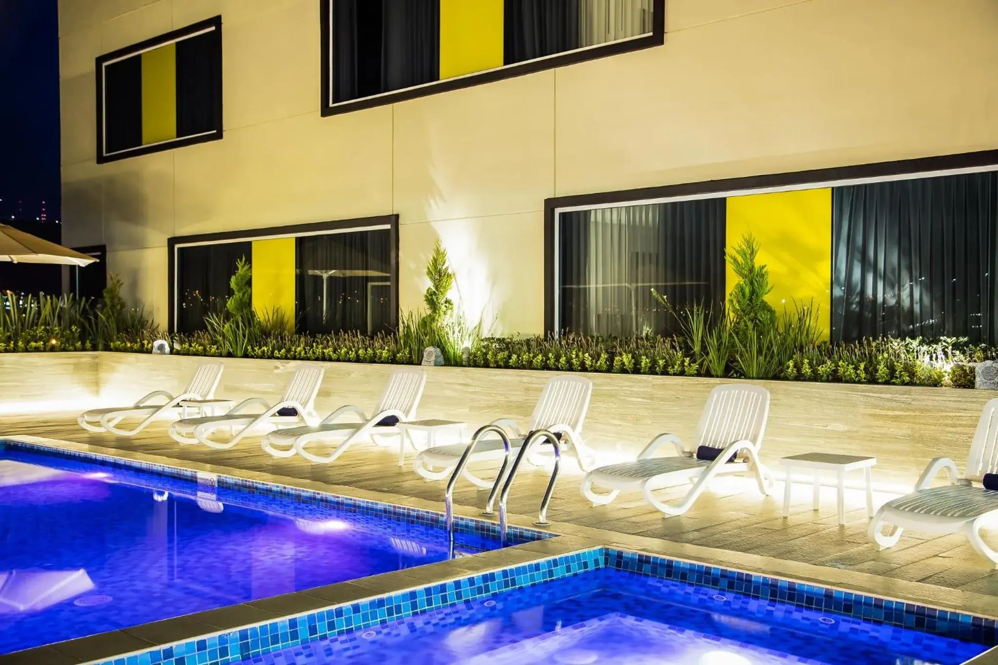 Swimming pool in Fiesta Inn Pachuca Gran Patio Swimming pool in Fiesta Inn Pachuca Gran Patio