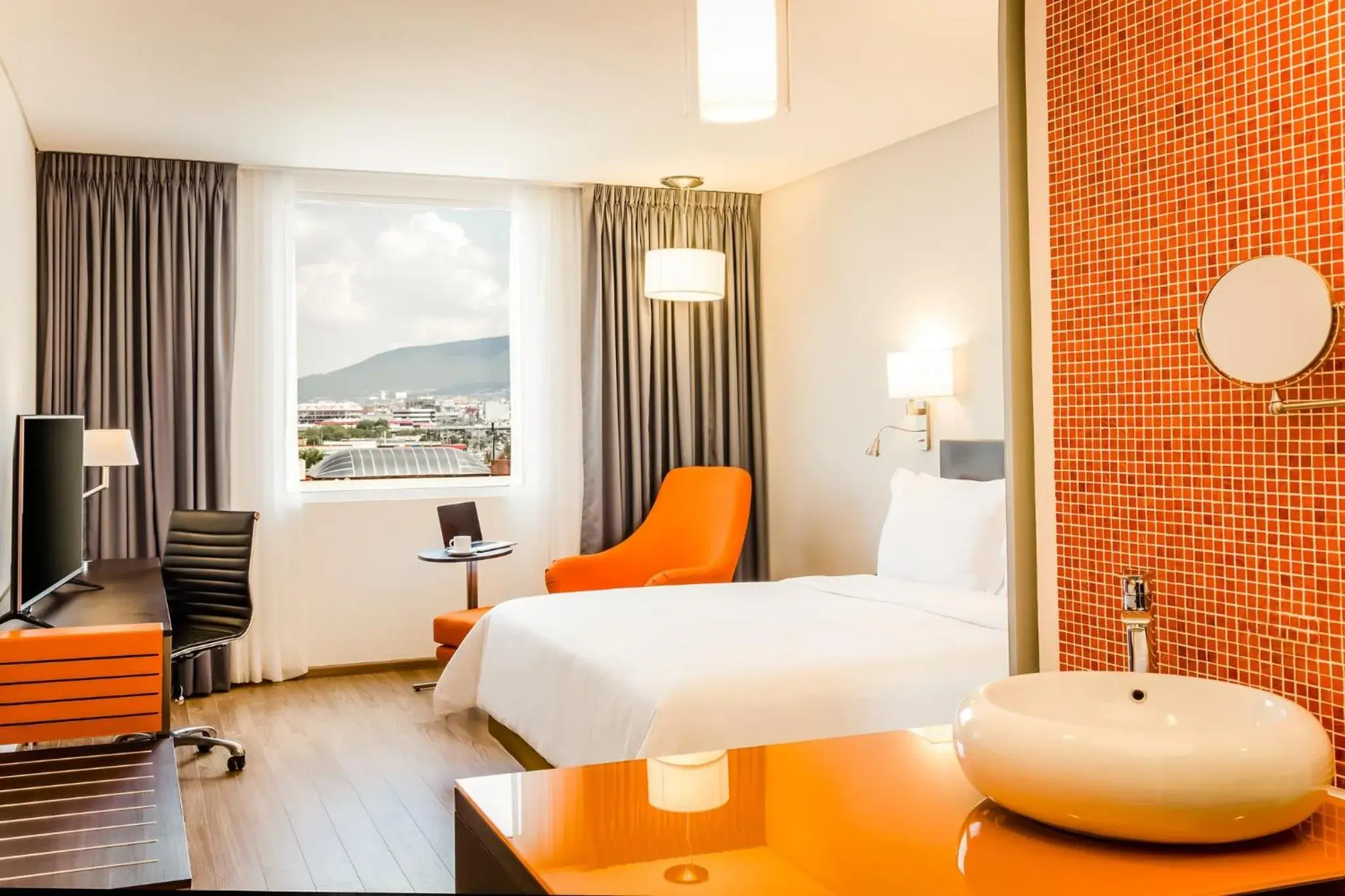 Photo of the whole room, Bed in Fiesta Inn Pachuca Gran Patio Photo of the whole room, Bed in Fiesta Inn Pachuca Gran Patio