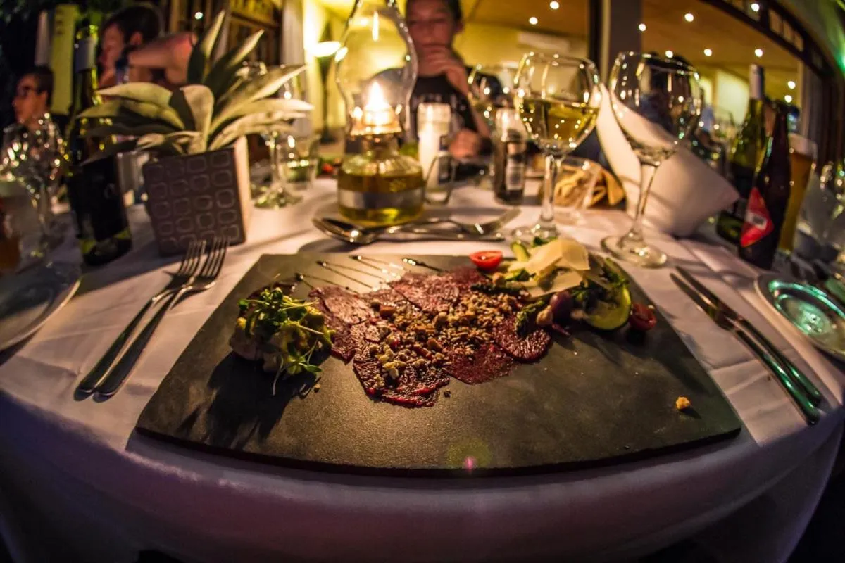 Restaurant/places to eat in De Leeuwenhof Estate