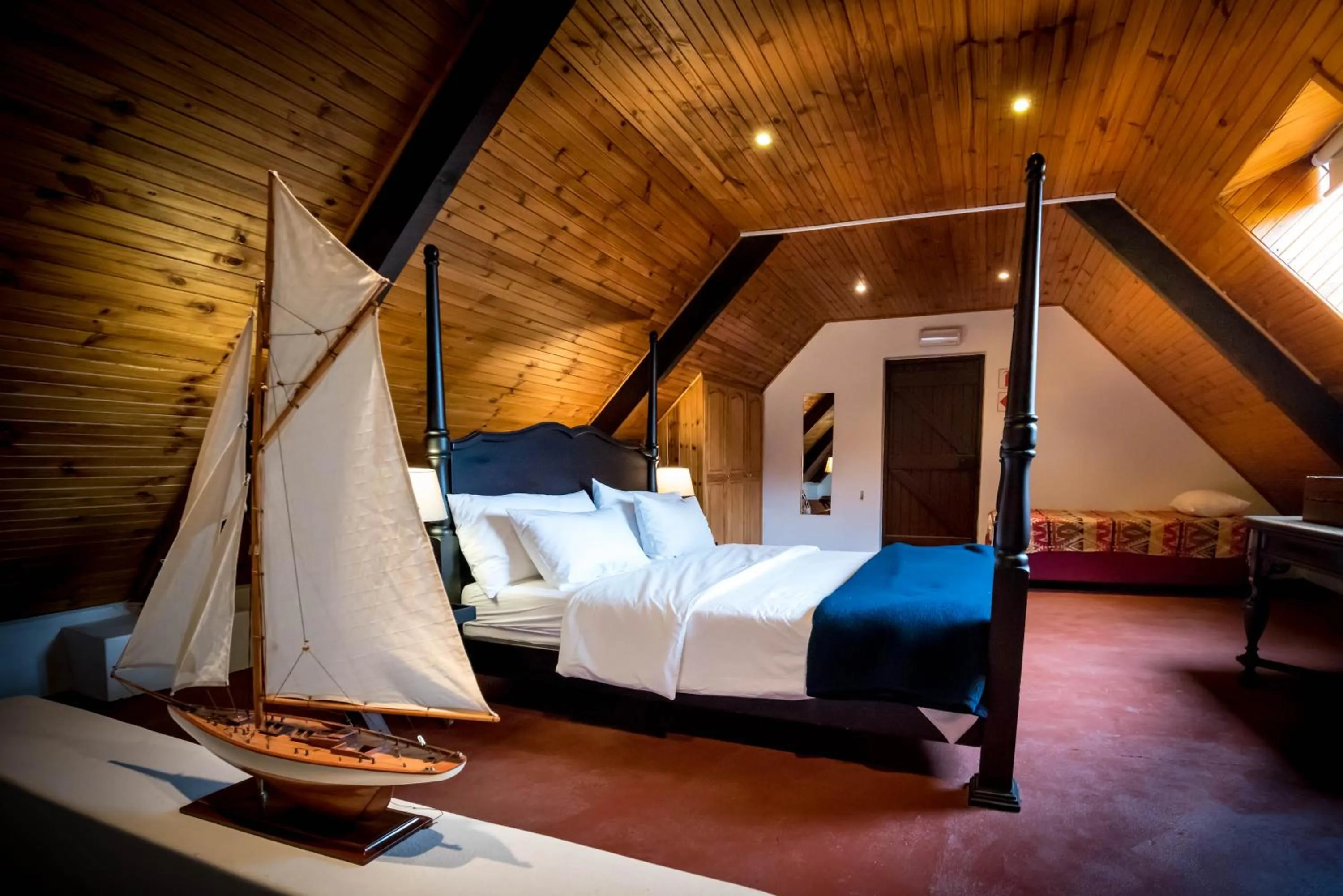 Photo of the whole room, Bed in De Leeuwenhof Estate