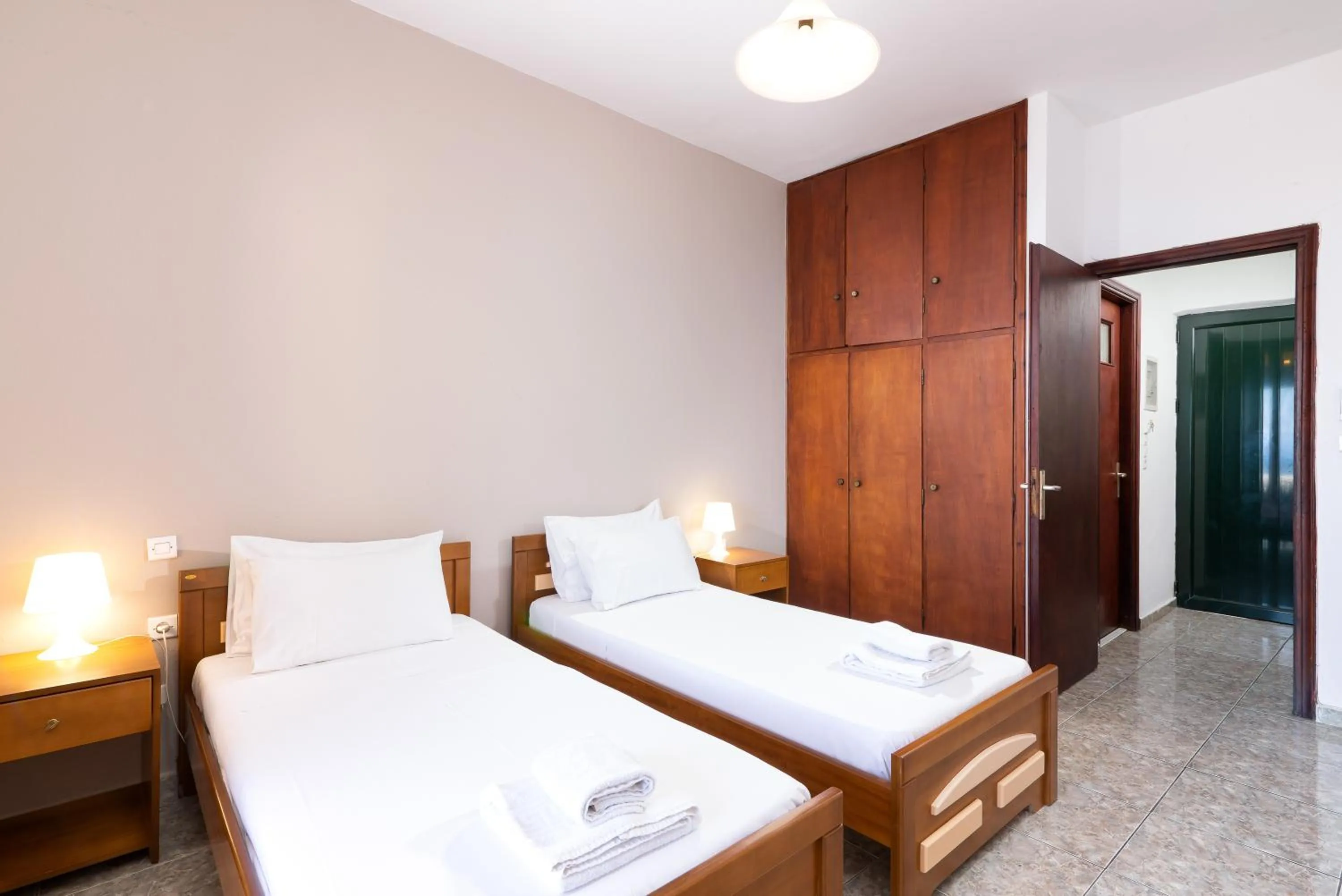 Bed in Dimitra Studios