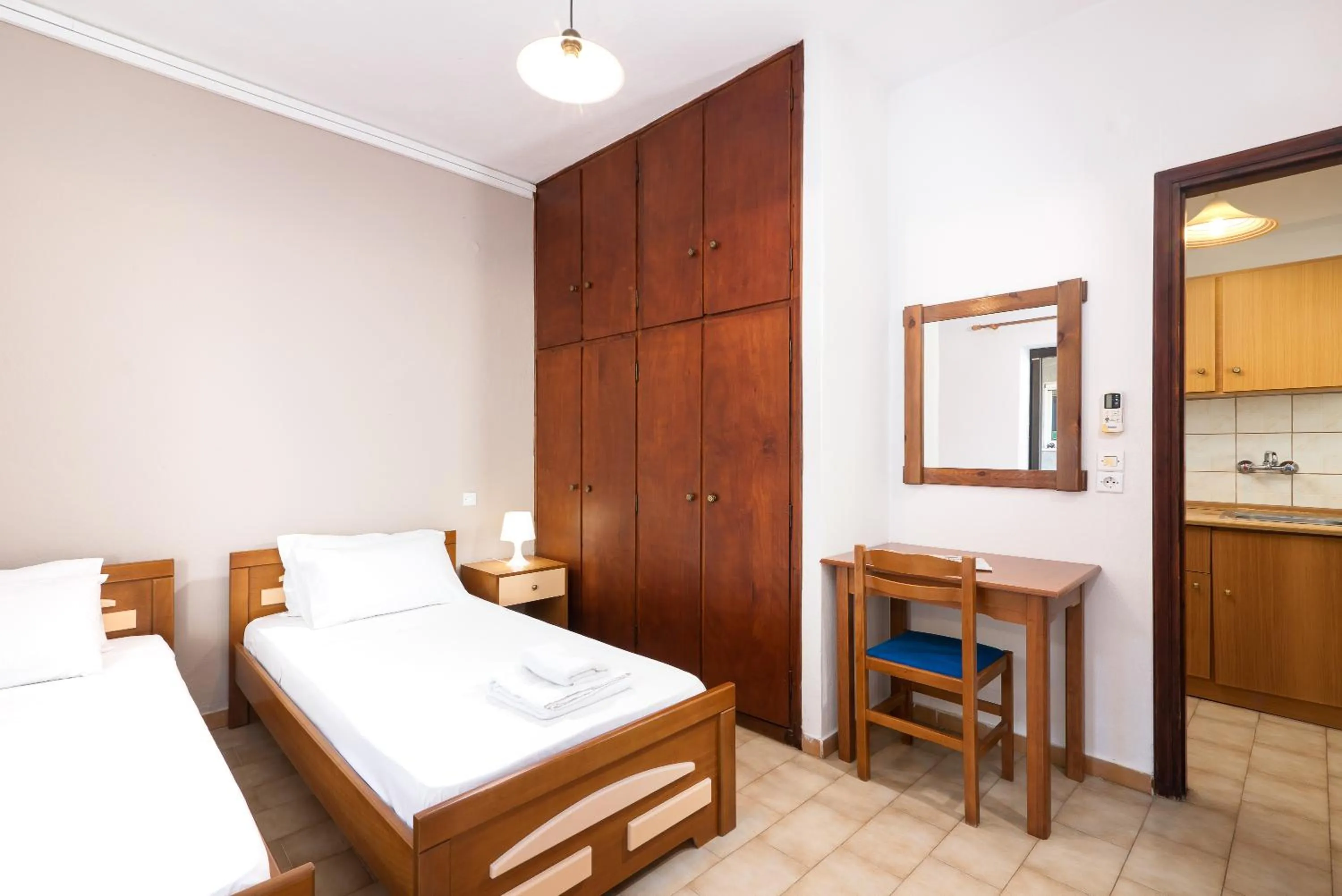 Bed in Dimitra Studios