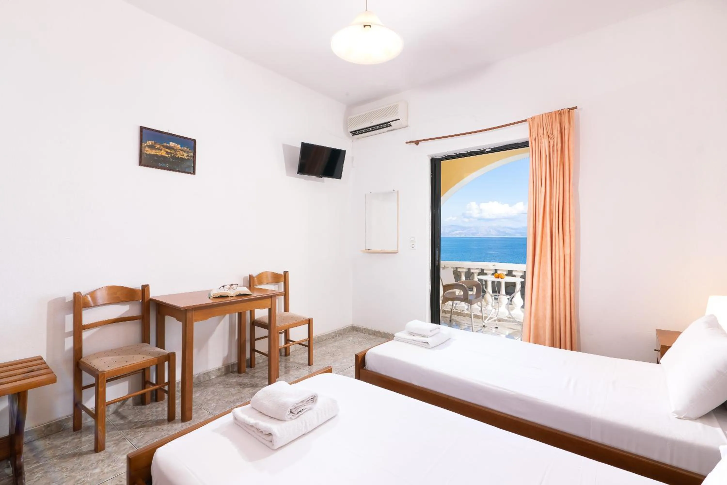 Bed in Dimitra Studios