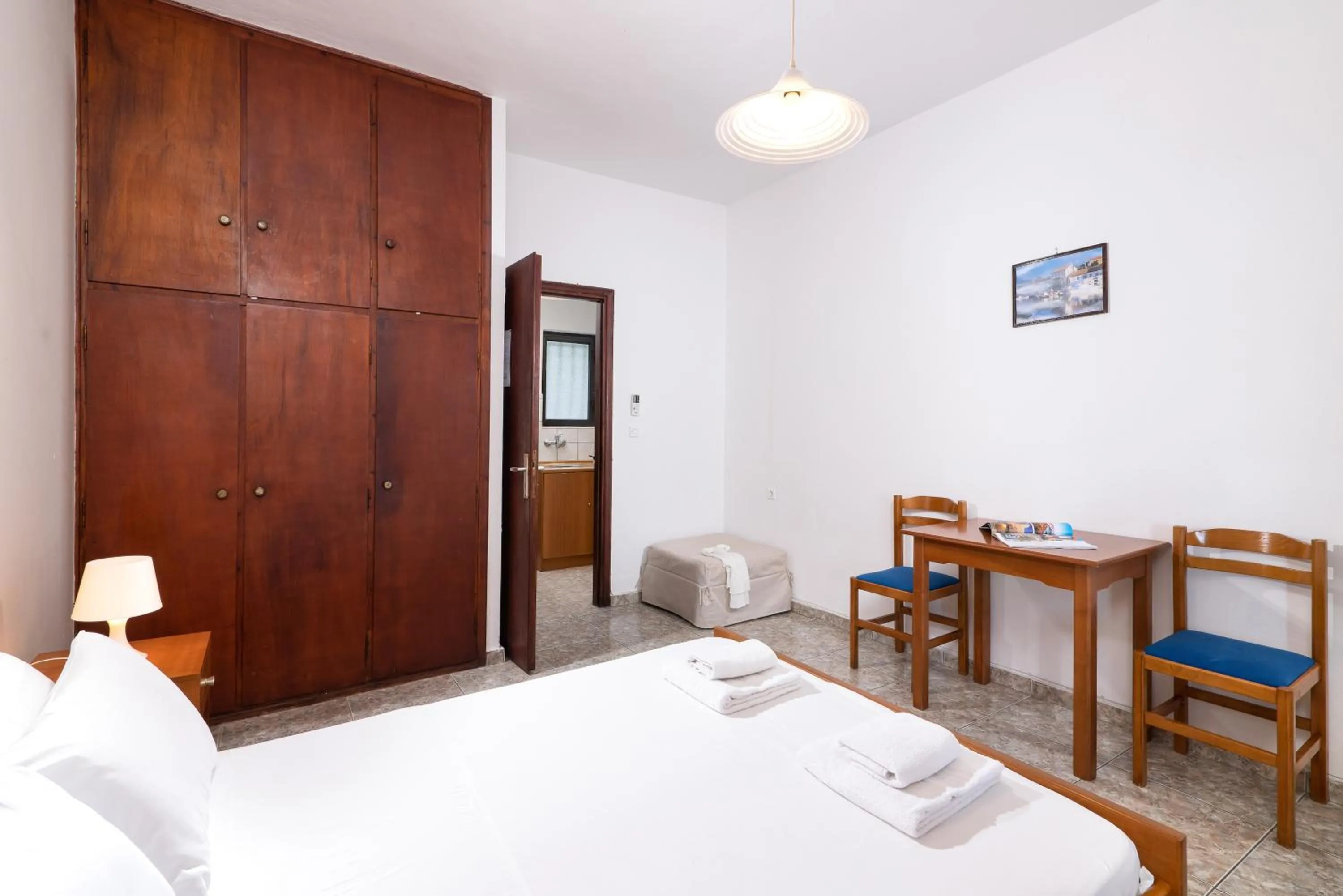 Bed in Dimitra Studios