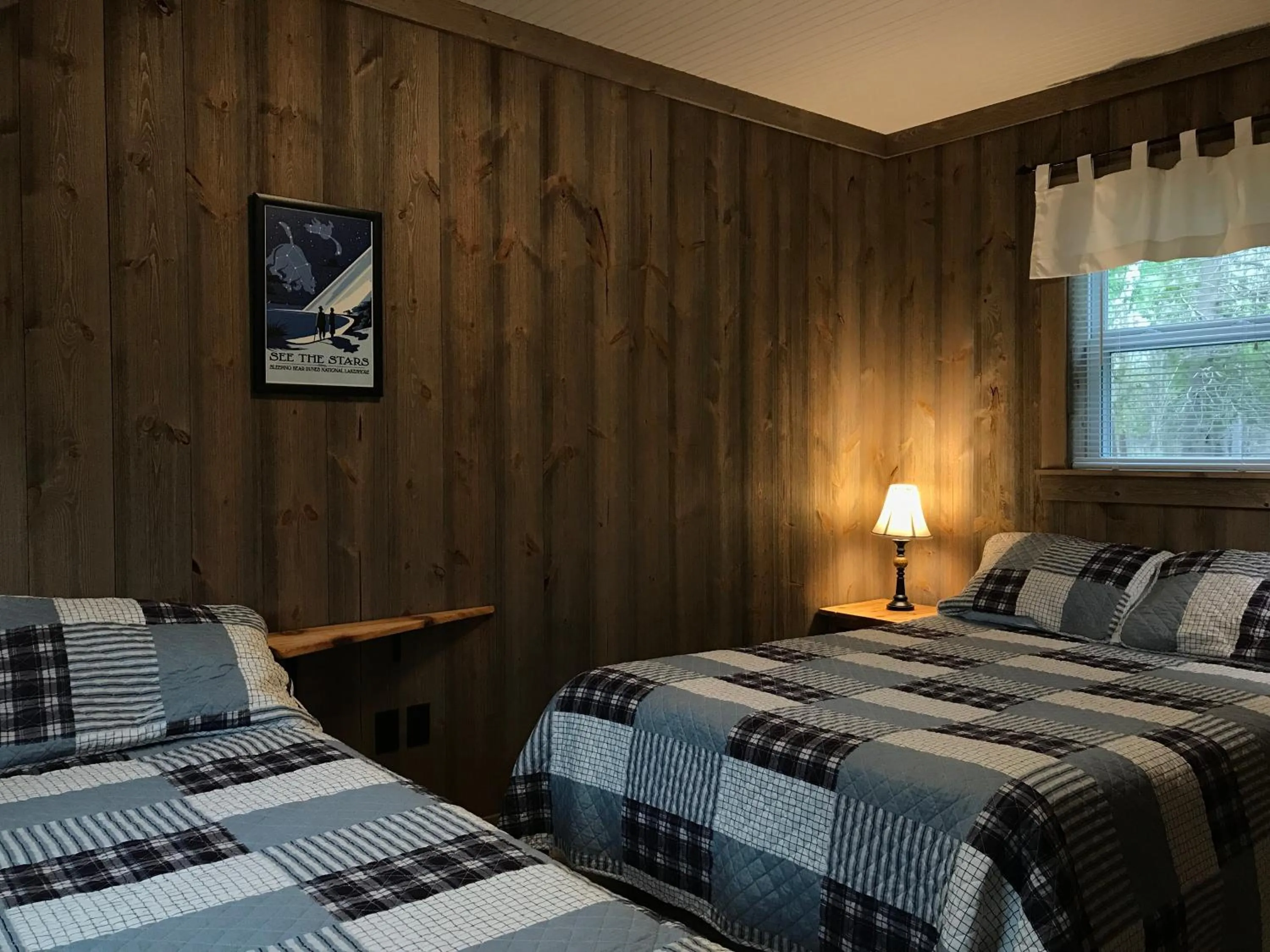 Bedroom, Bed in Cedar Ridge Cabins