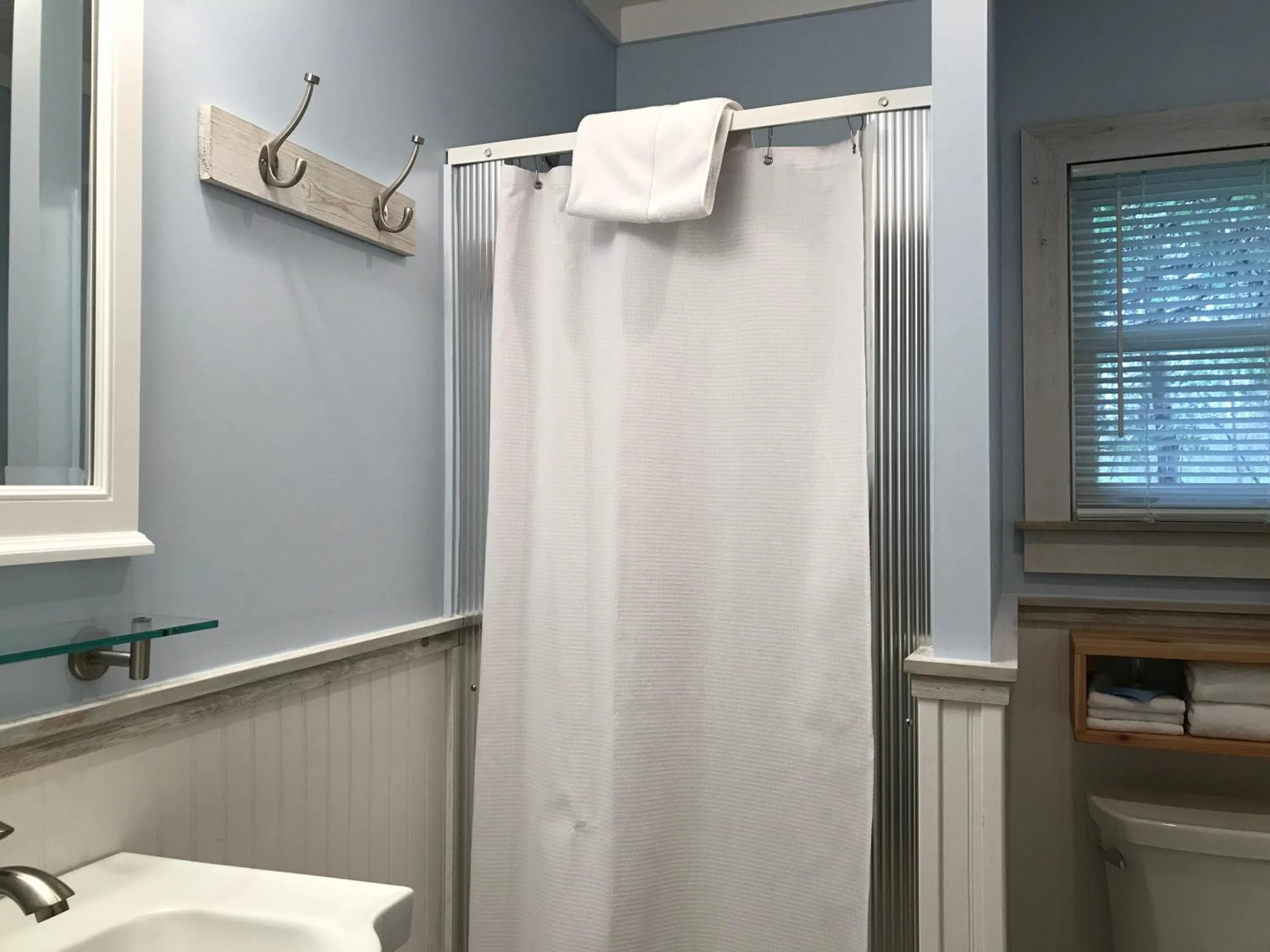 Bathroom in Cedar Ridge Cabins