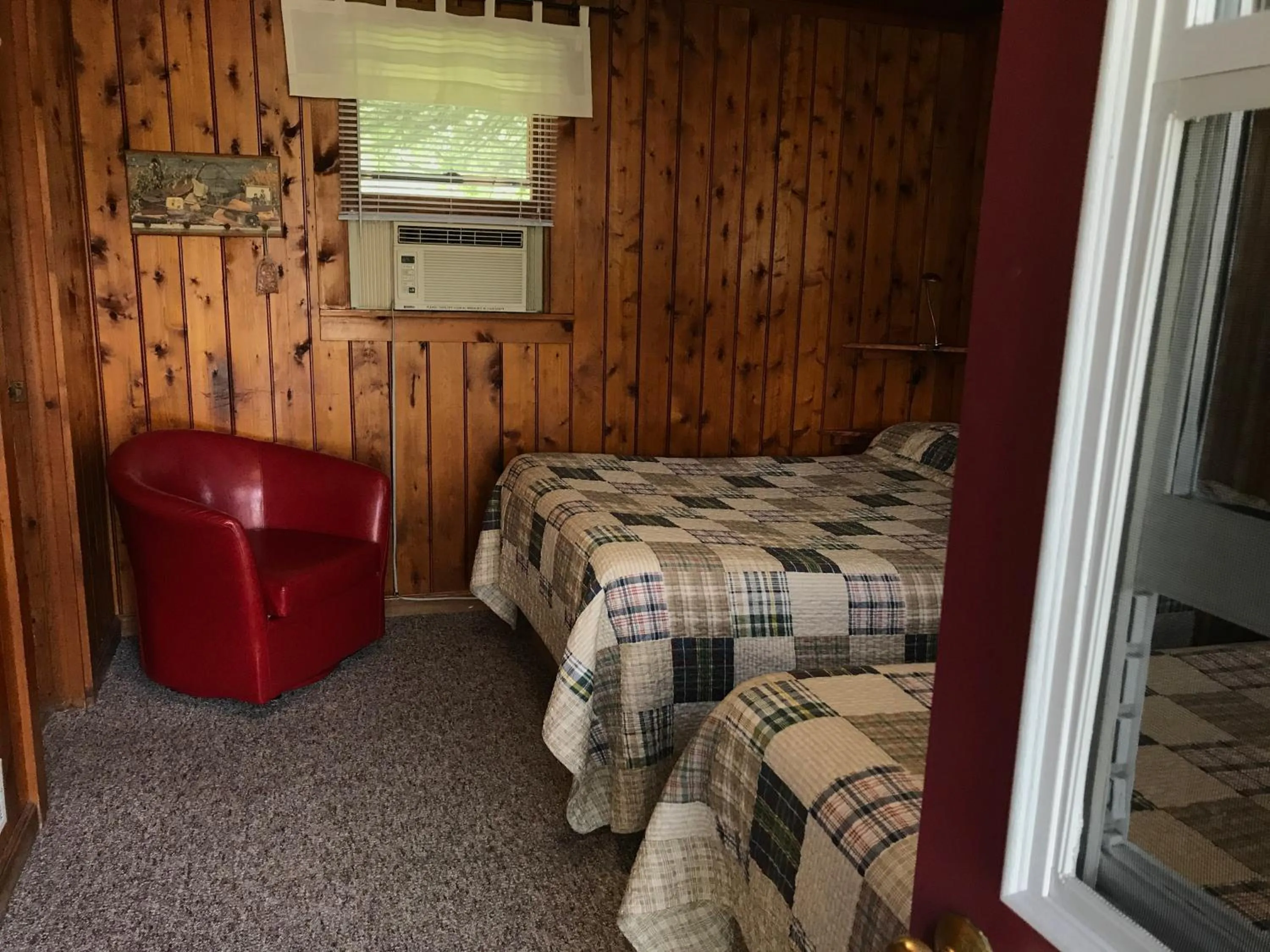 Bedroom in Cedar Ridge Cabins