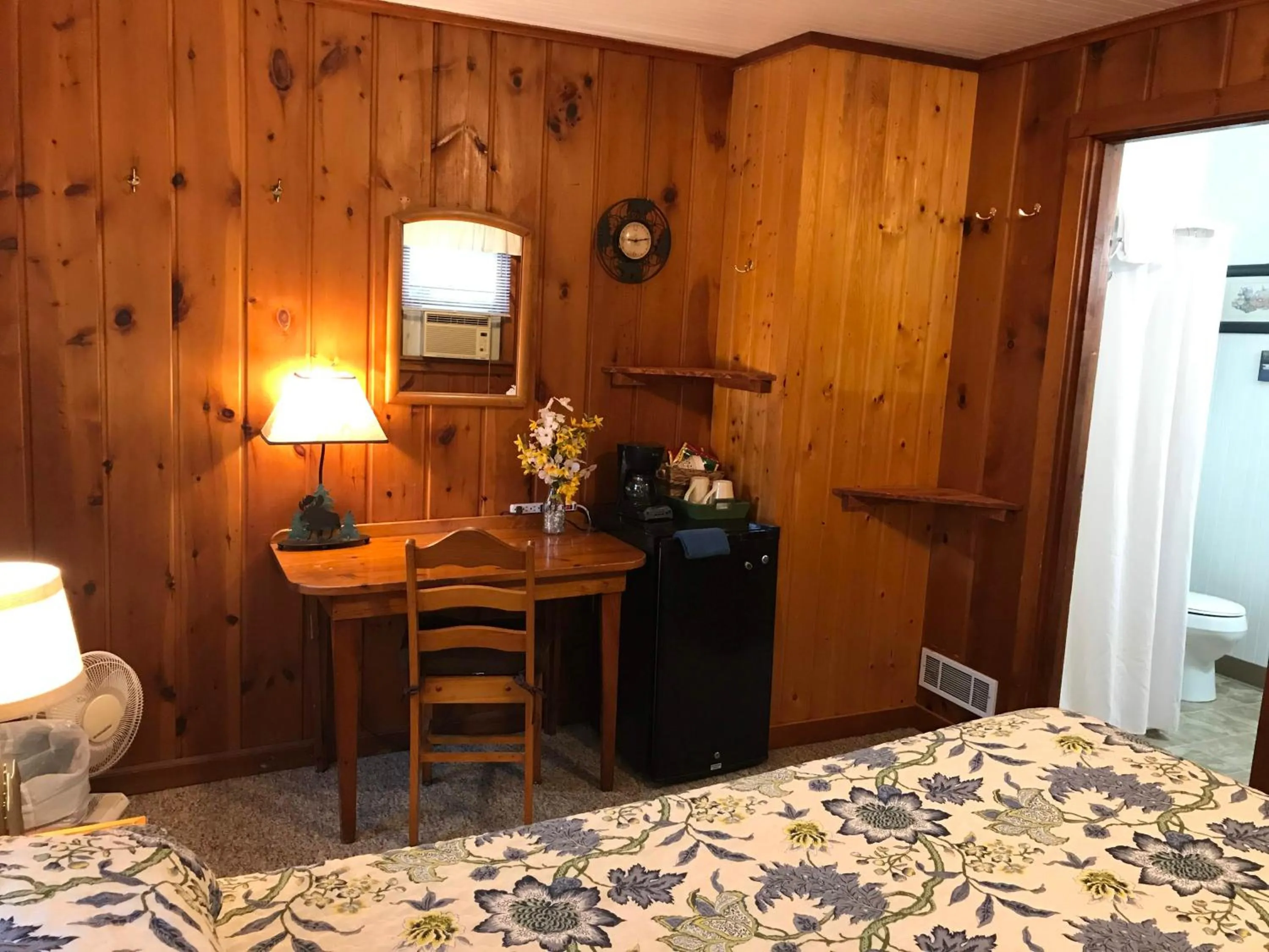 Shower, Bed in Cedar Ridge Cabins