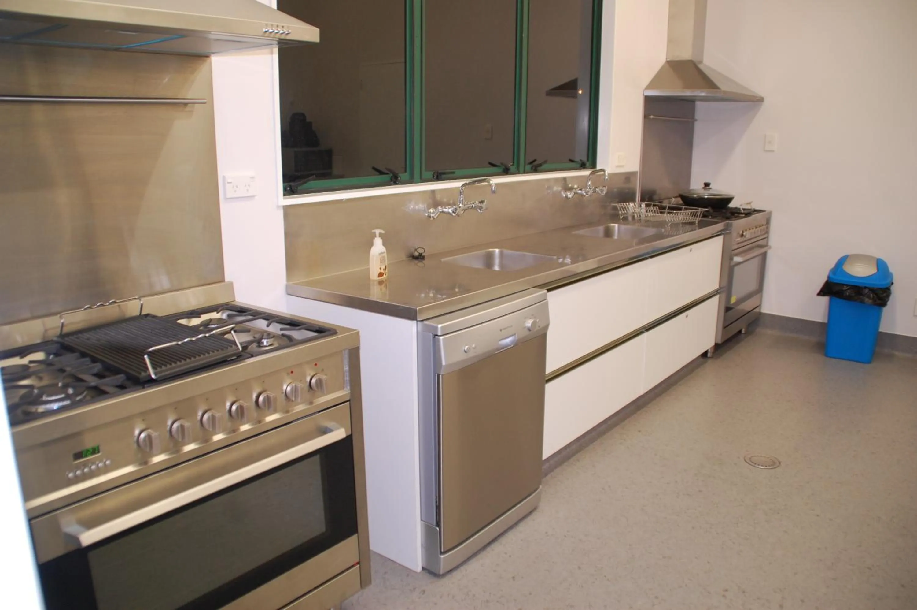 Kitchen or kitchenette in Rataview