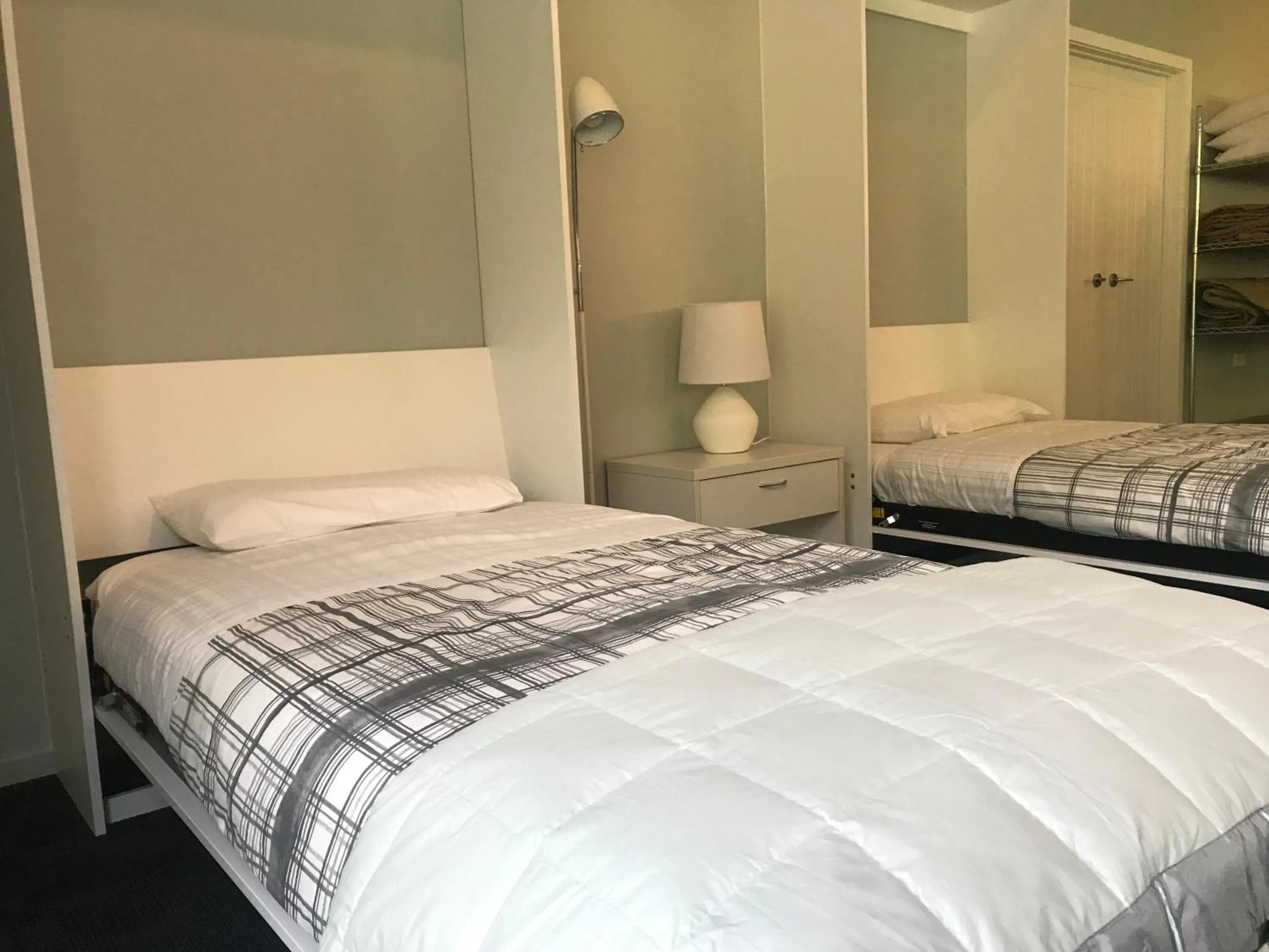 Bedroom, Bed in Rataview