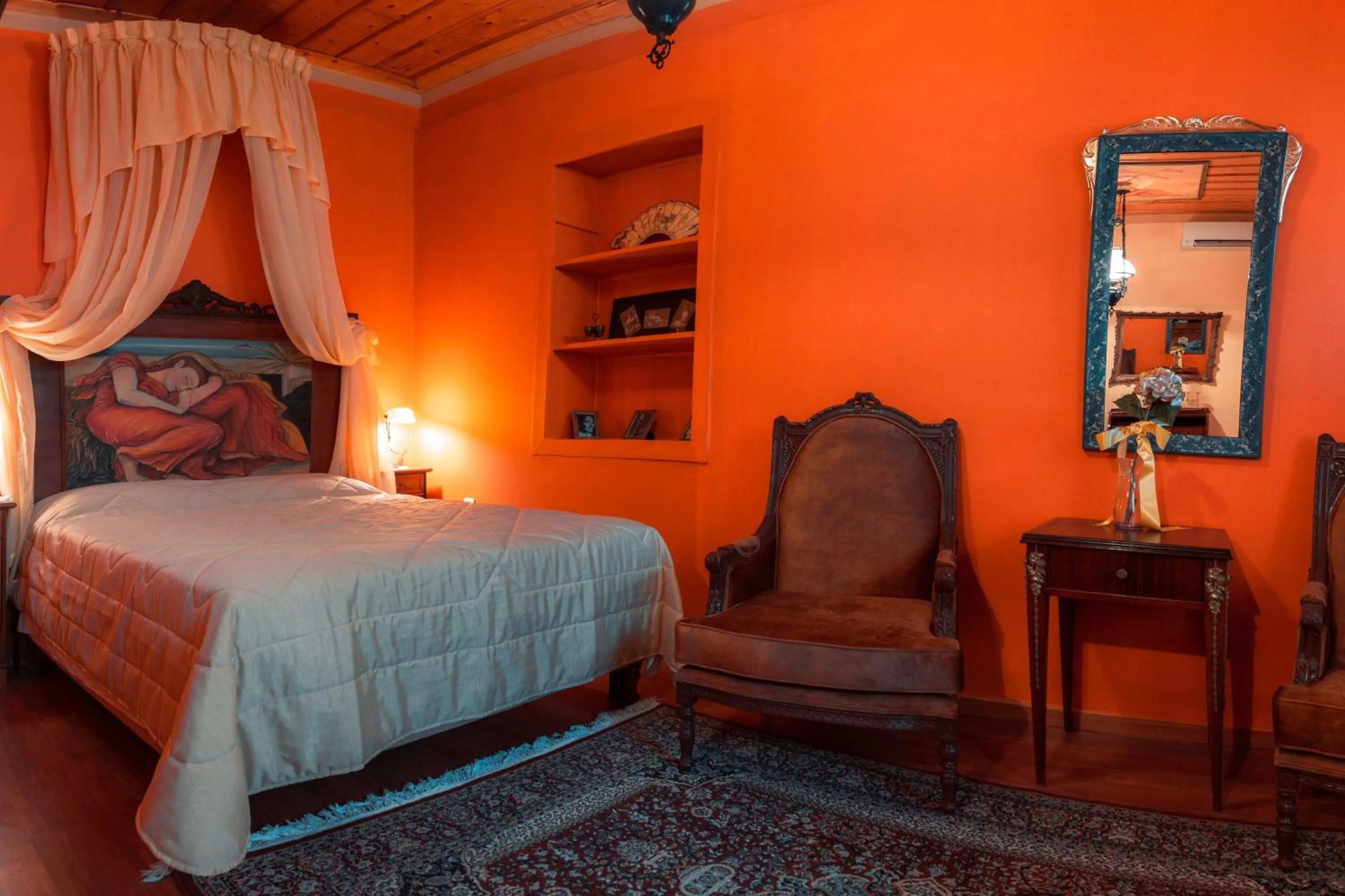 Living room, Bed in Ilion Hotel