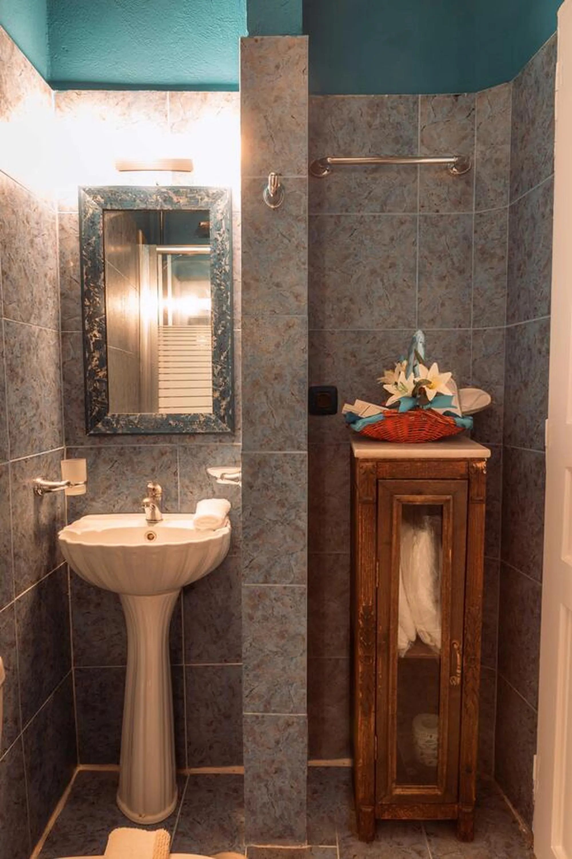 Bathroom in Ilion Hotel