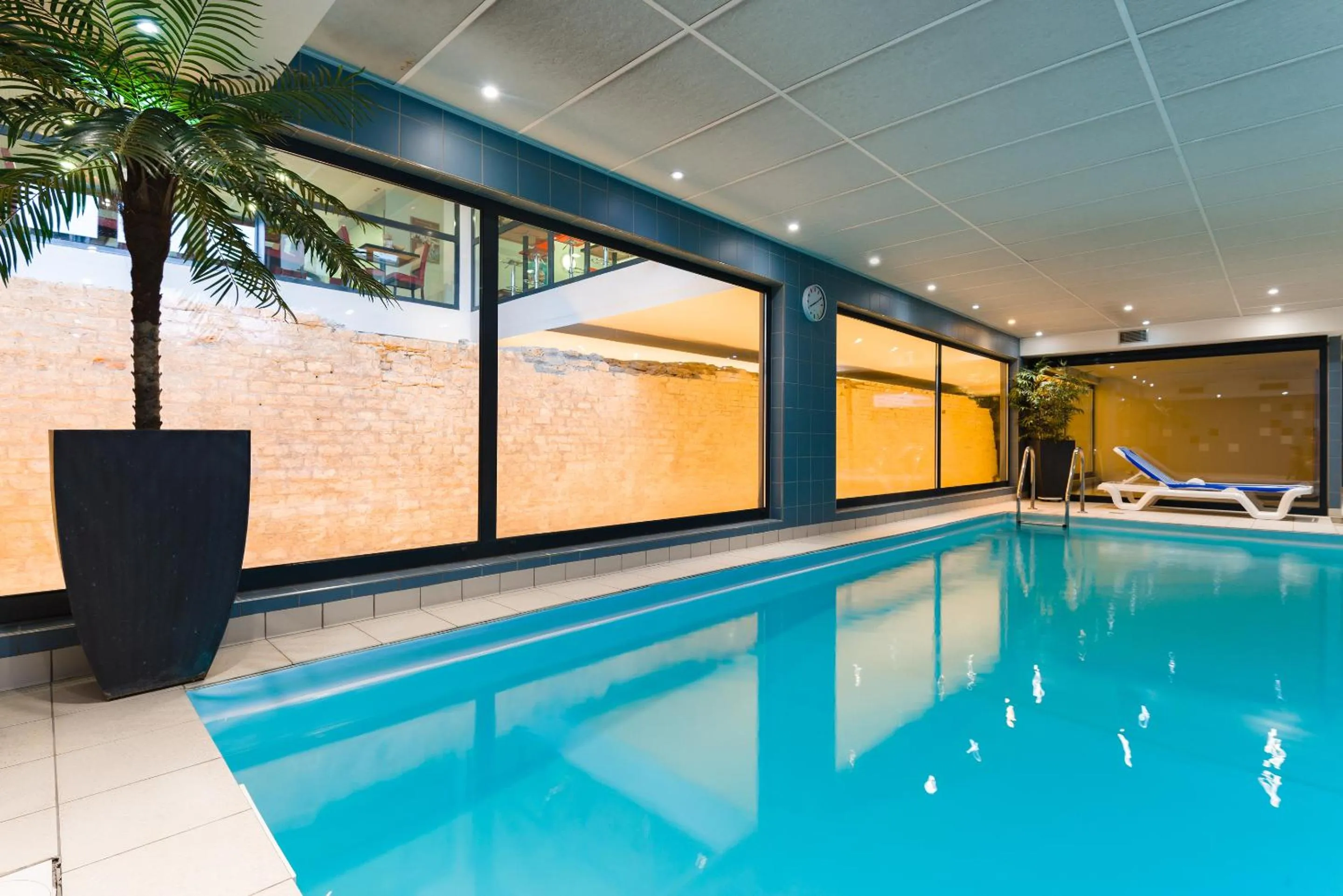Swimming pool in Lagrange Apart’Hotel Strasbourg Wilson