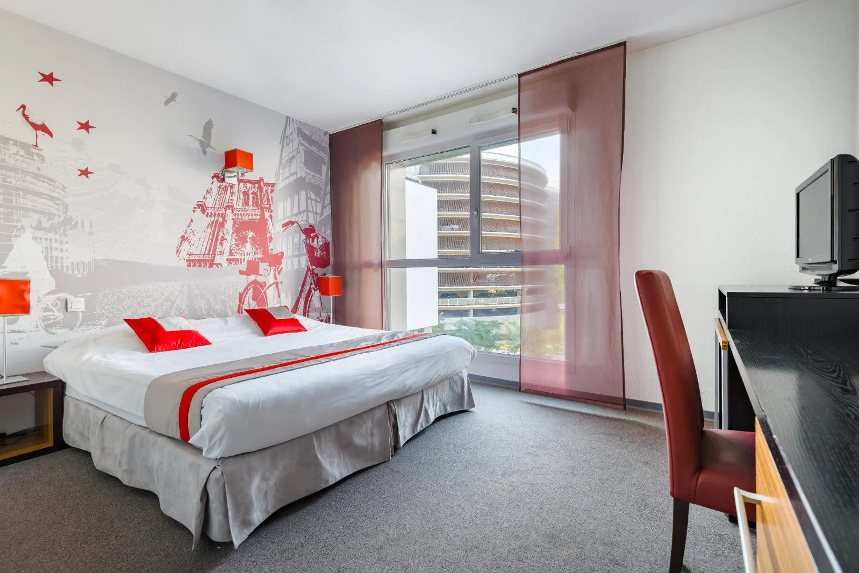 Bedroom, Bed in Lagrange Apart’Hotel Strasbourg Wilson Bedroom, Bed in Lagrange Apart’Hotel Strasbourg Wilson