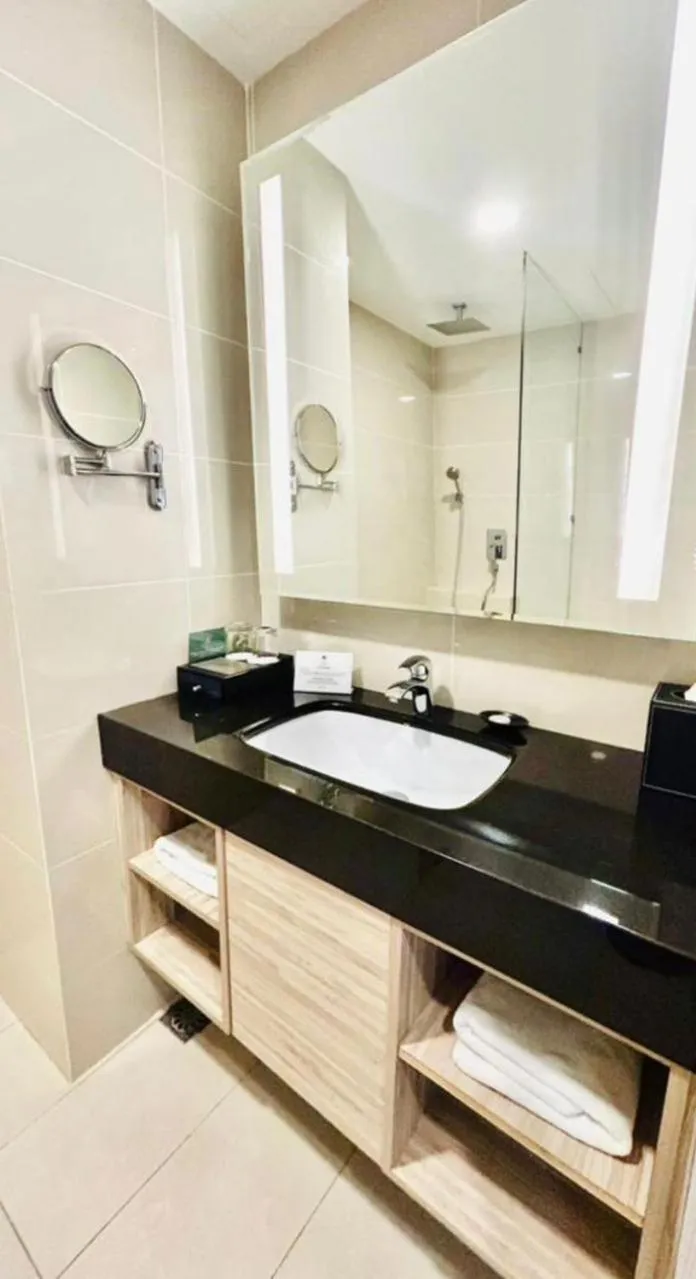 Toilet in V8 Hotel Johor Bahru