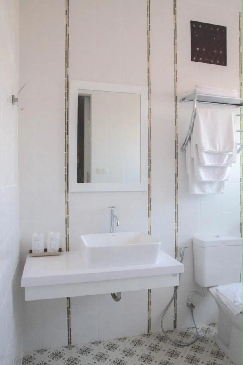 Bathroom in Chill Days @ Koh Larn