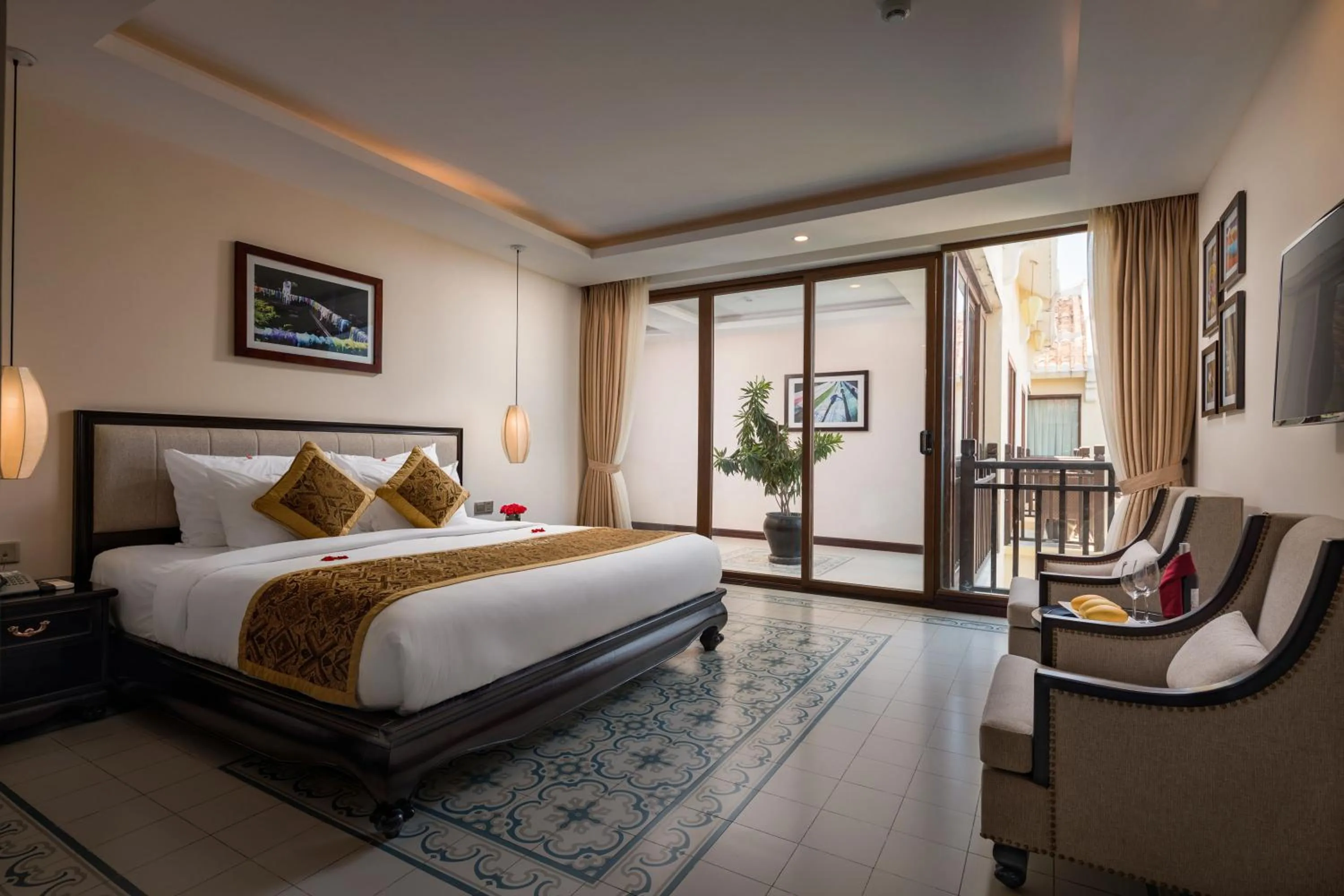 Photo of the whole room, Bed in Silkotel Hoi An