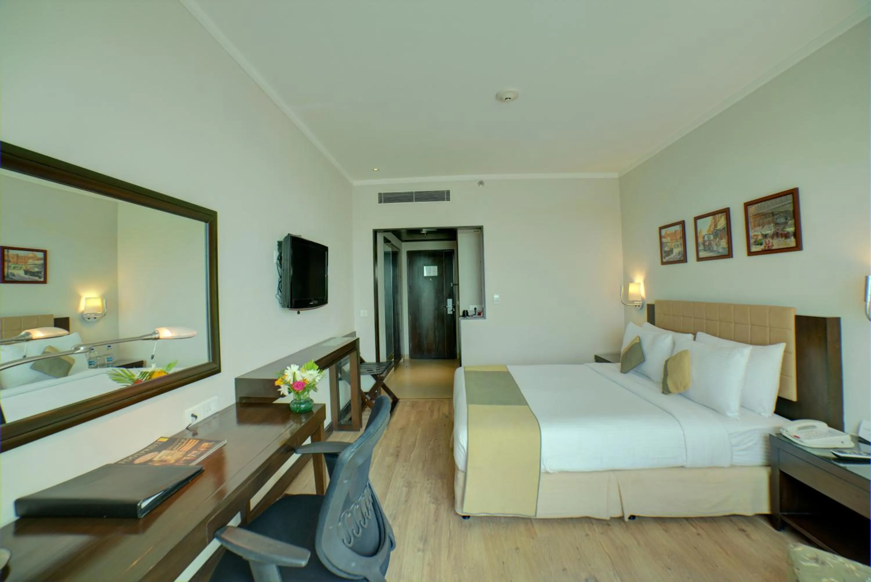 cot, Bed in Goldfinch Hotel Delhi NCR