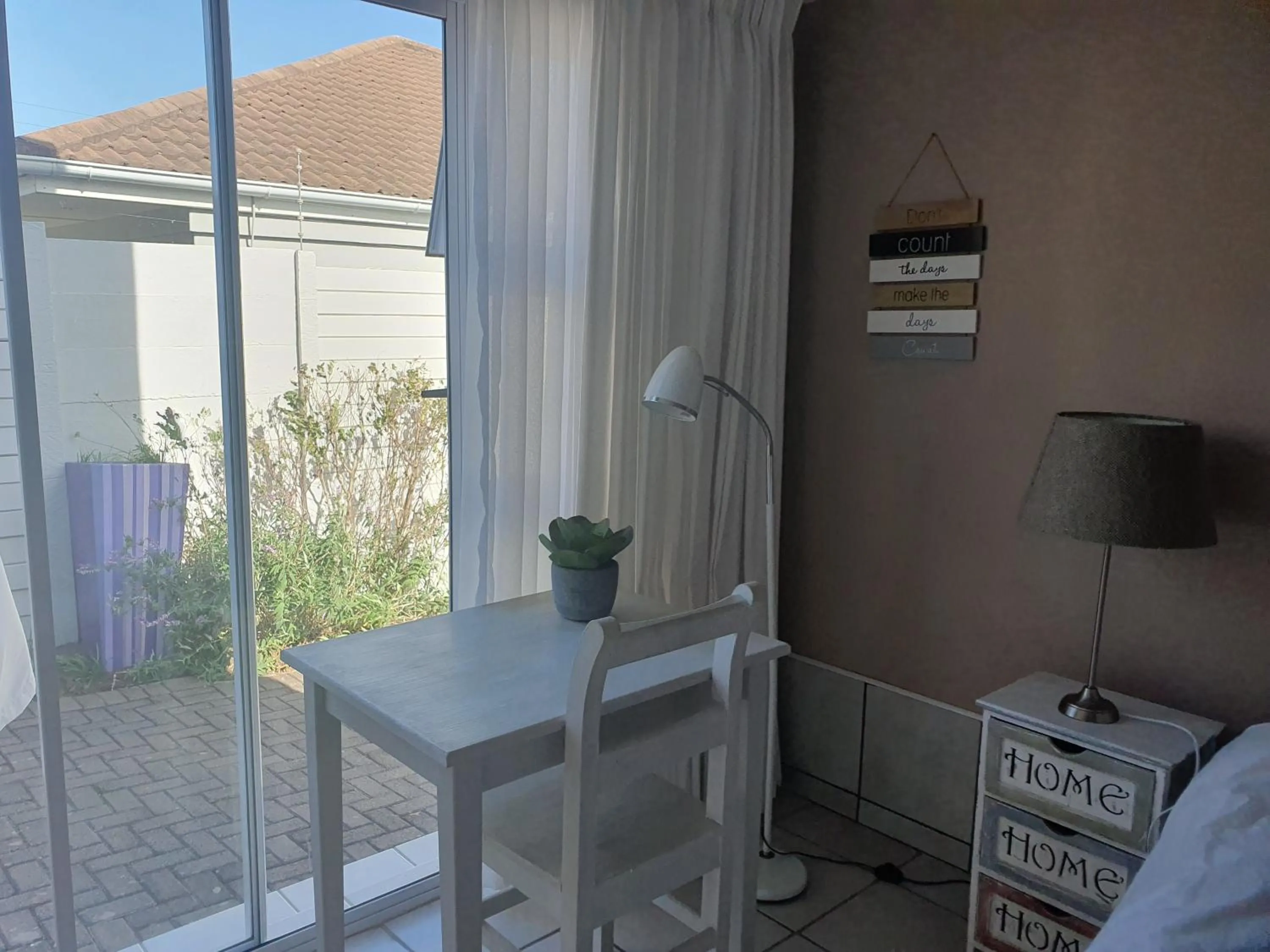 View (from property/room), Bed in Nahoon Bed & Breakfast