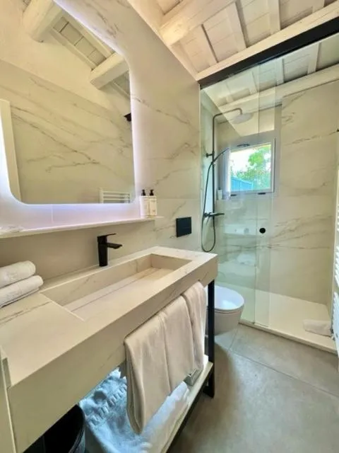Bathroom in Hotel Aatu - Adults Only