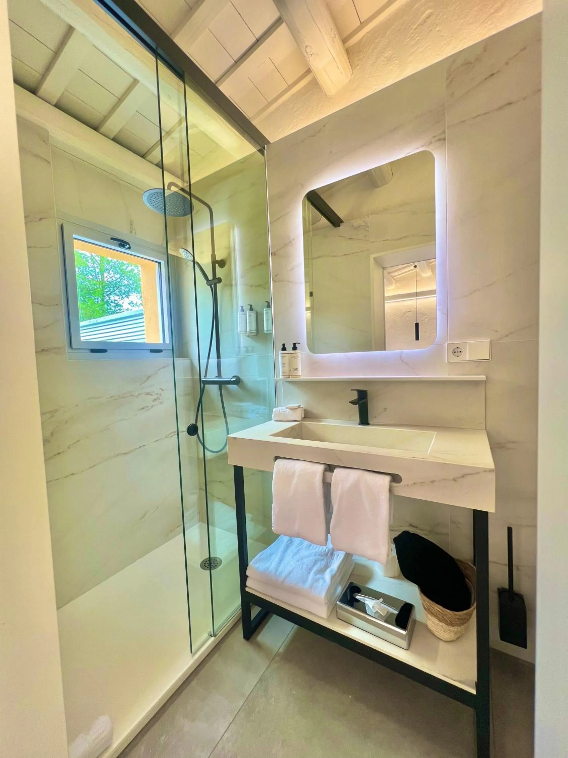 Bathroom in Hotel Aatu - Adults Only