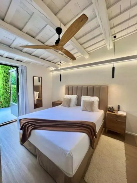 Photo of the whole room, Bed in Hotel Aatu - Adults Only